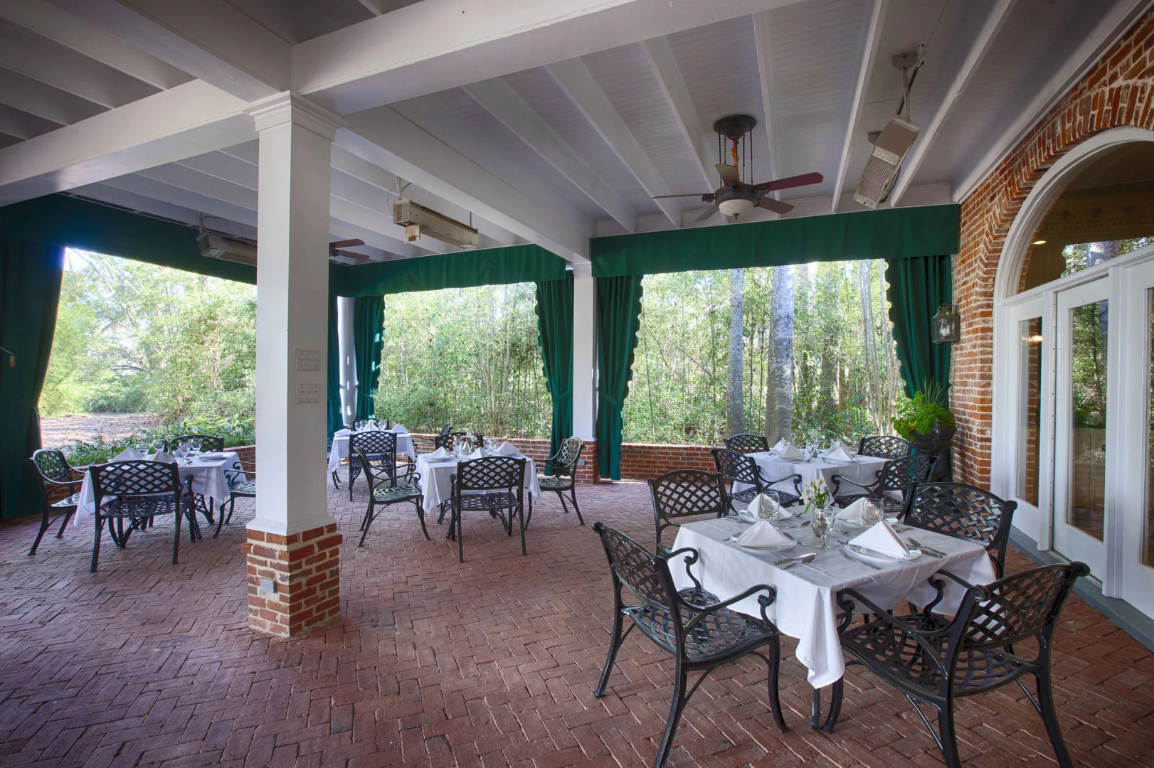 Monmouth Historic Inns and Gardens