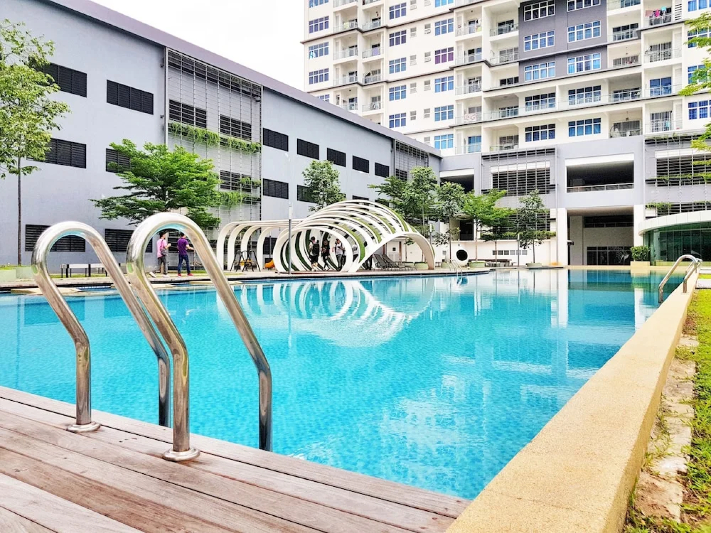 Teiw Family Homestay at Skypod Residence Puchong