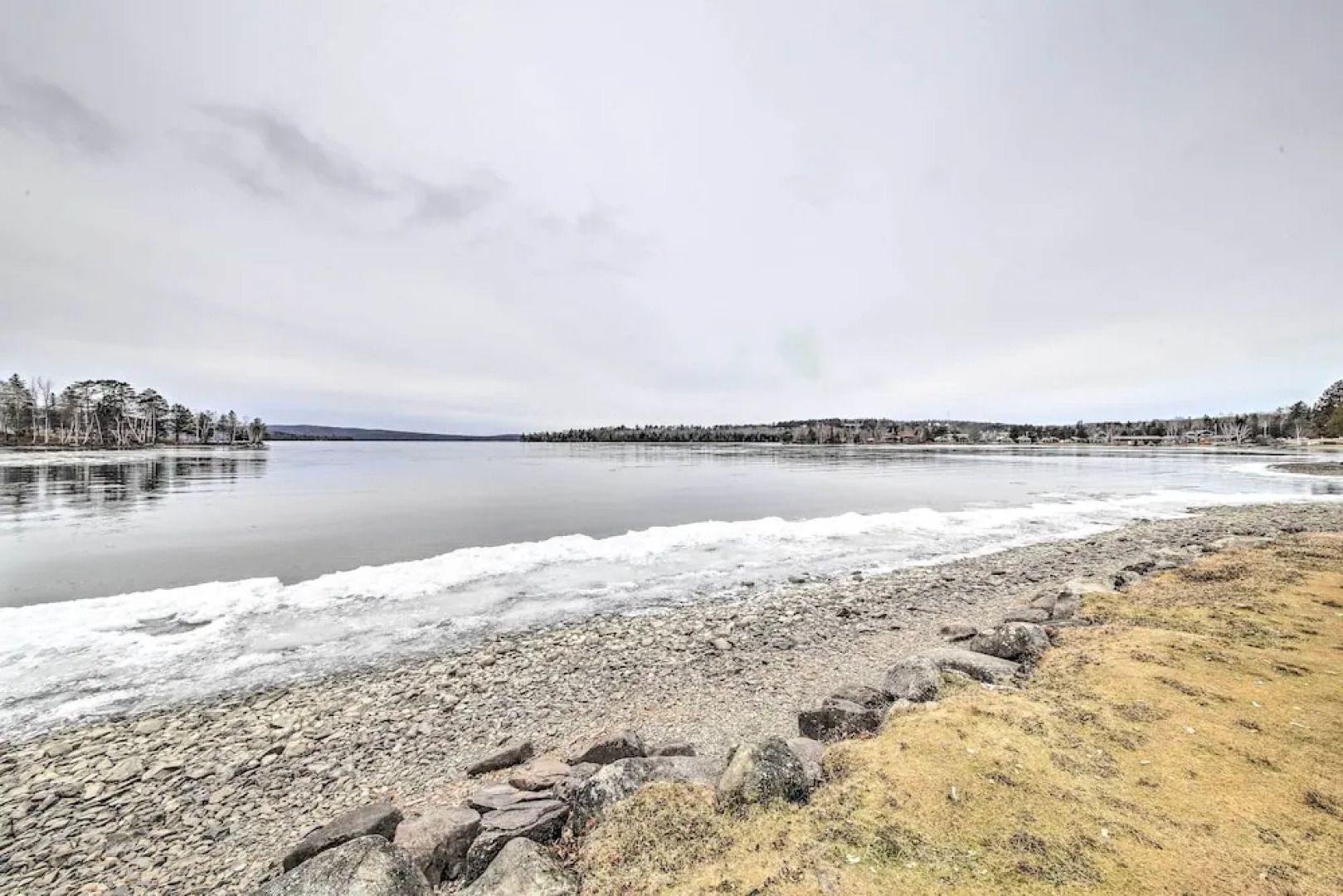 Condo w/ Rangeley Lake Views: 10 Mi to Saddleback!