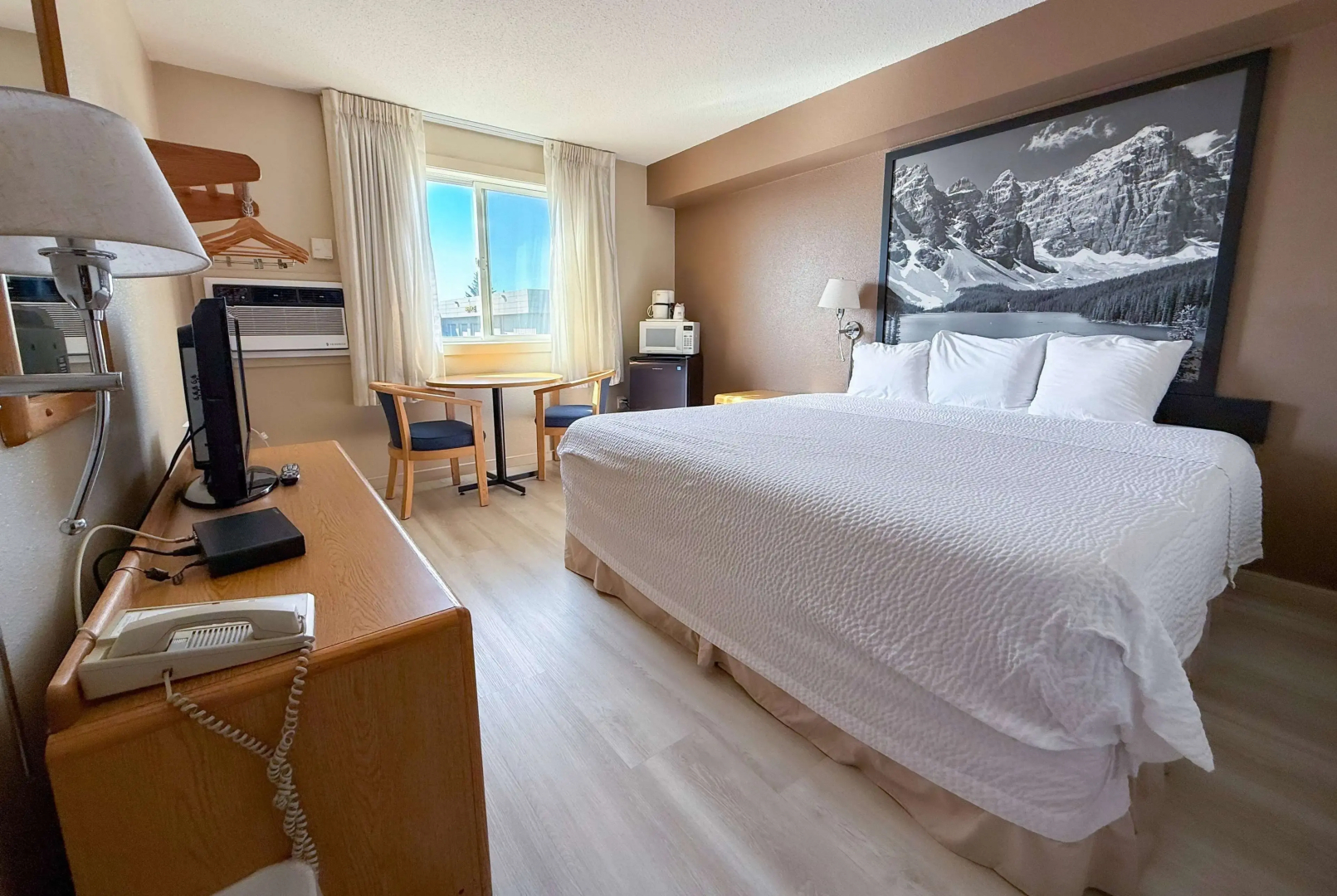Super 8 by Wyndham Medicine Hat AB