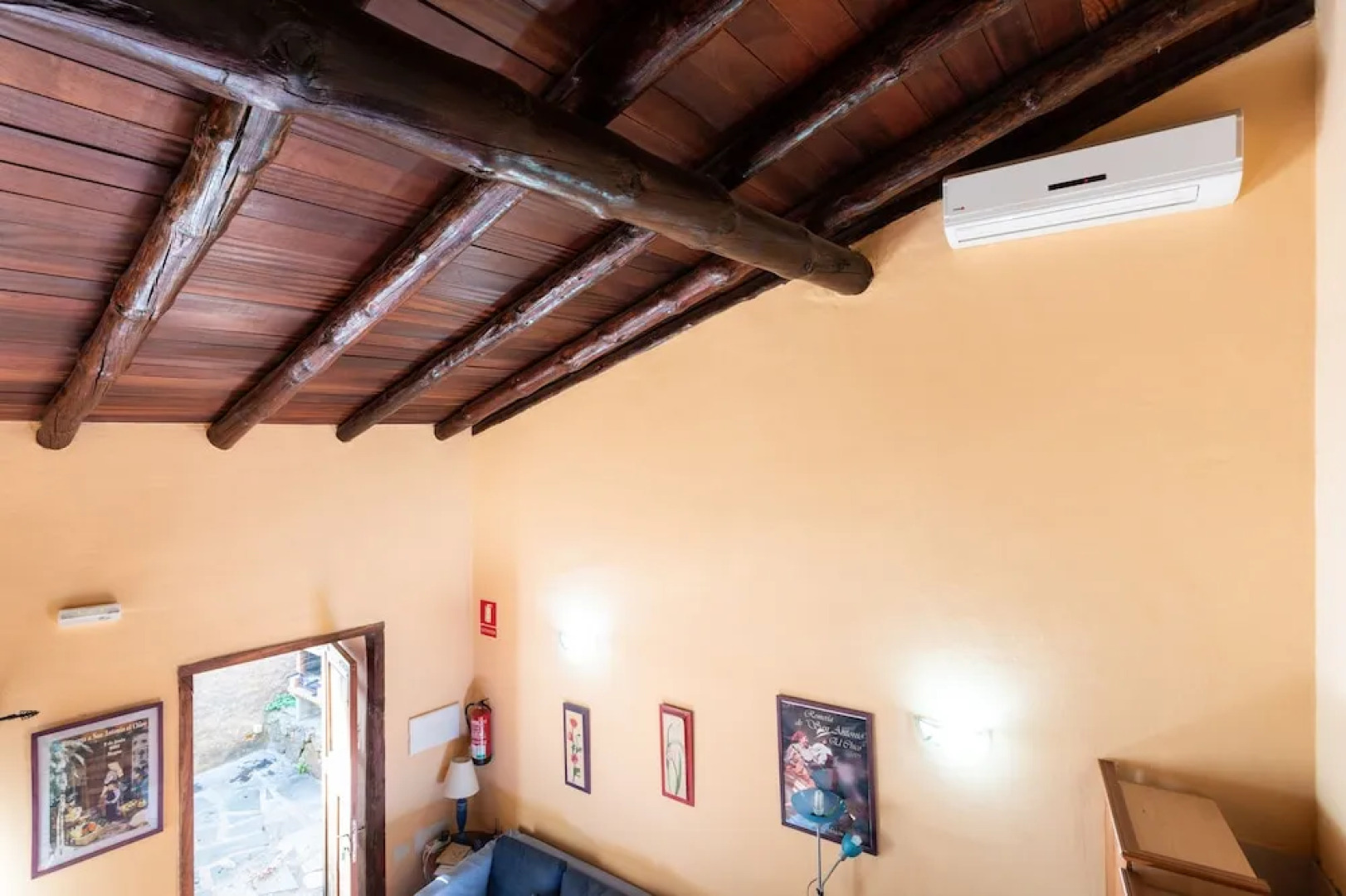 HomeLike Charming Rustic House El Pinar