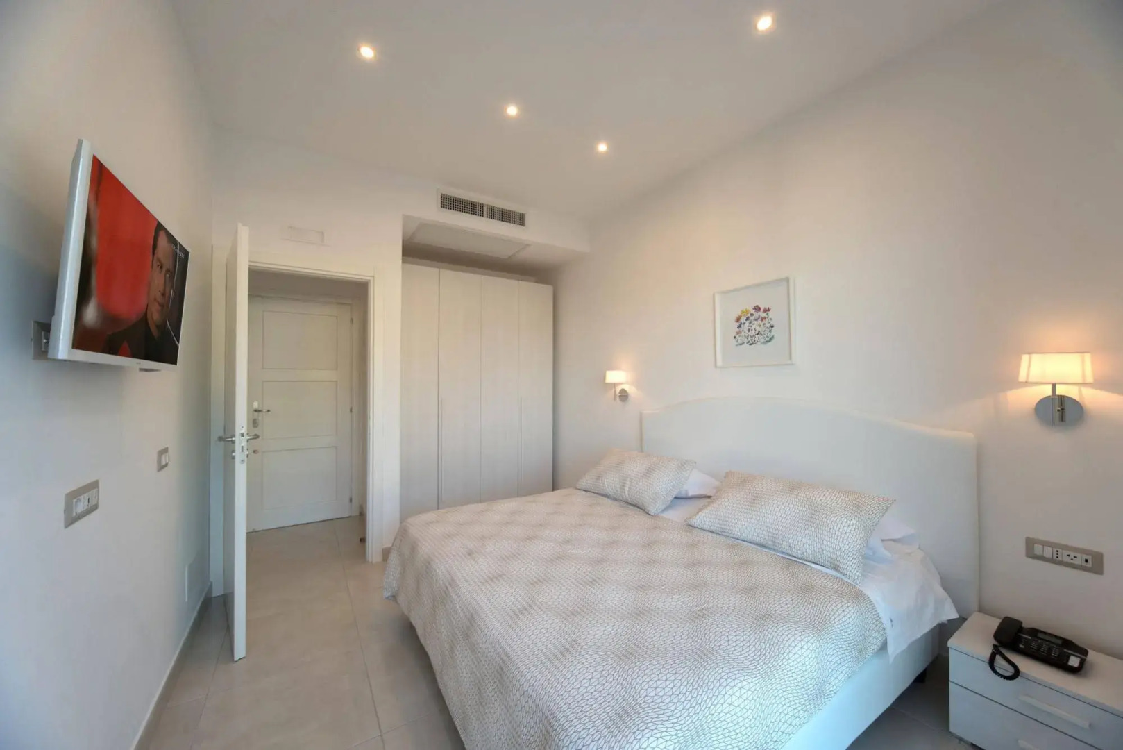 Santa Tecla Apartments