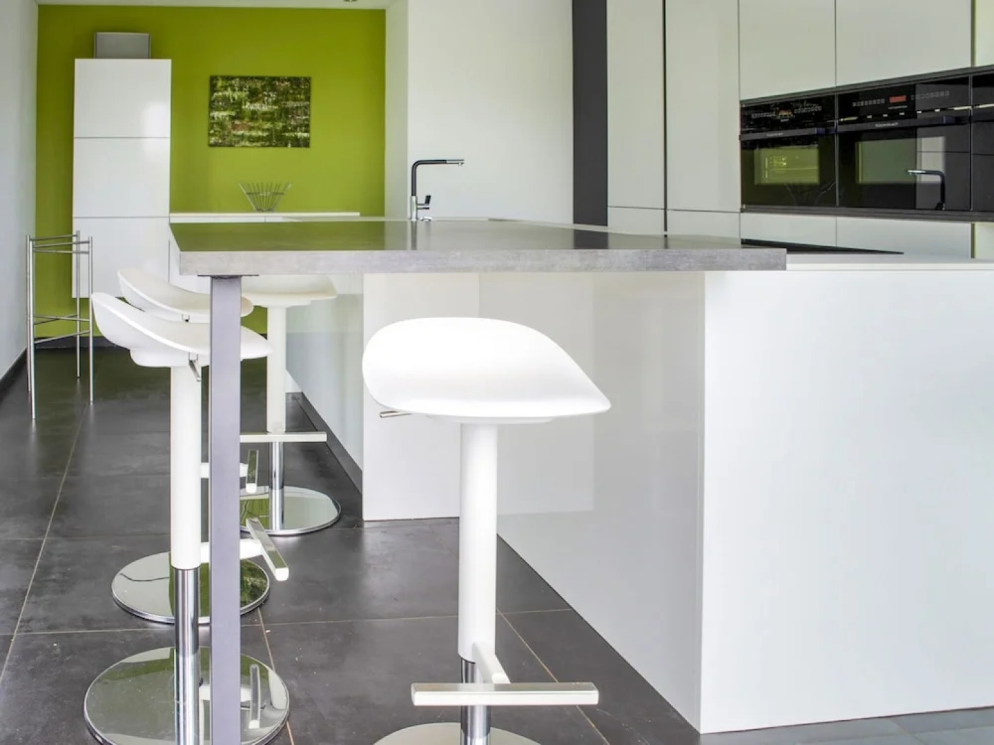 Plush Villa in Léglise near Forest