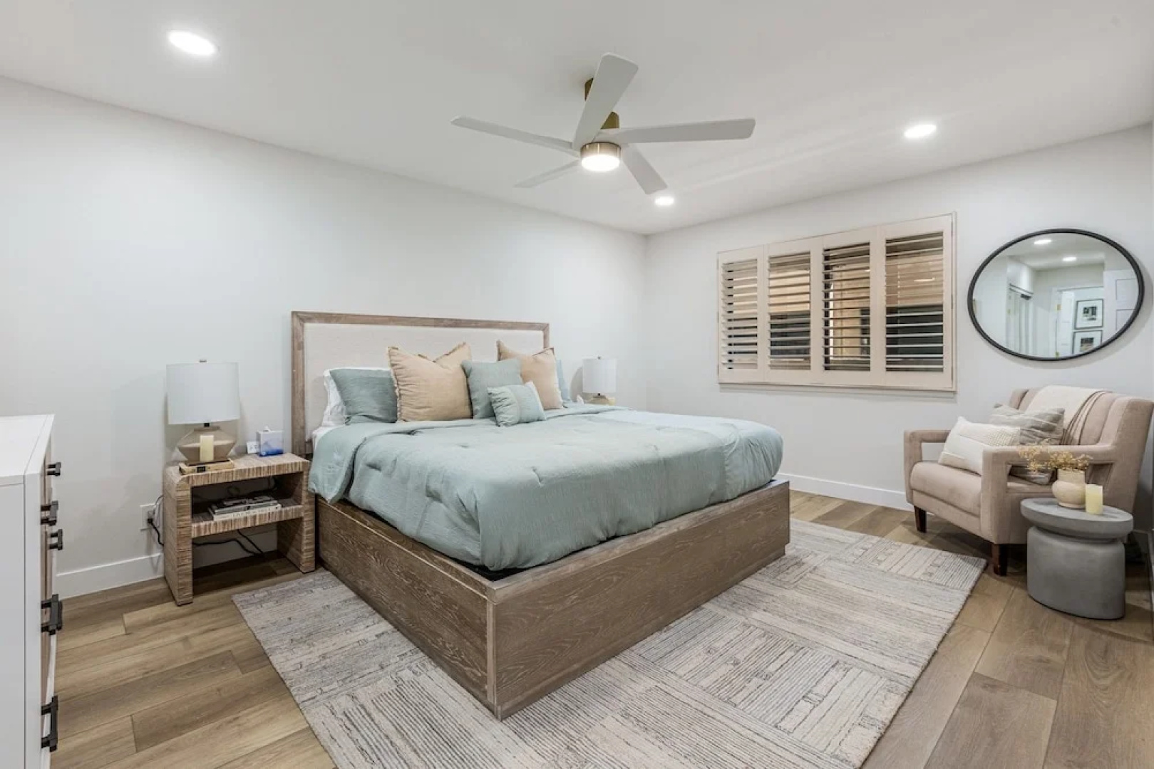 Dmbc 823b 2 Bedroom Condo by RedAwning