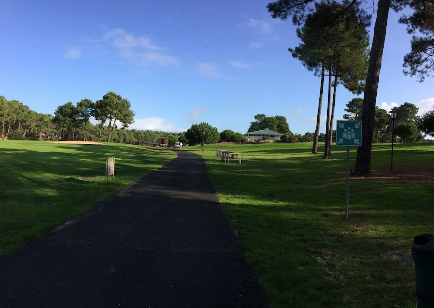 Chalet Orange Naturiste la Jenny