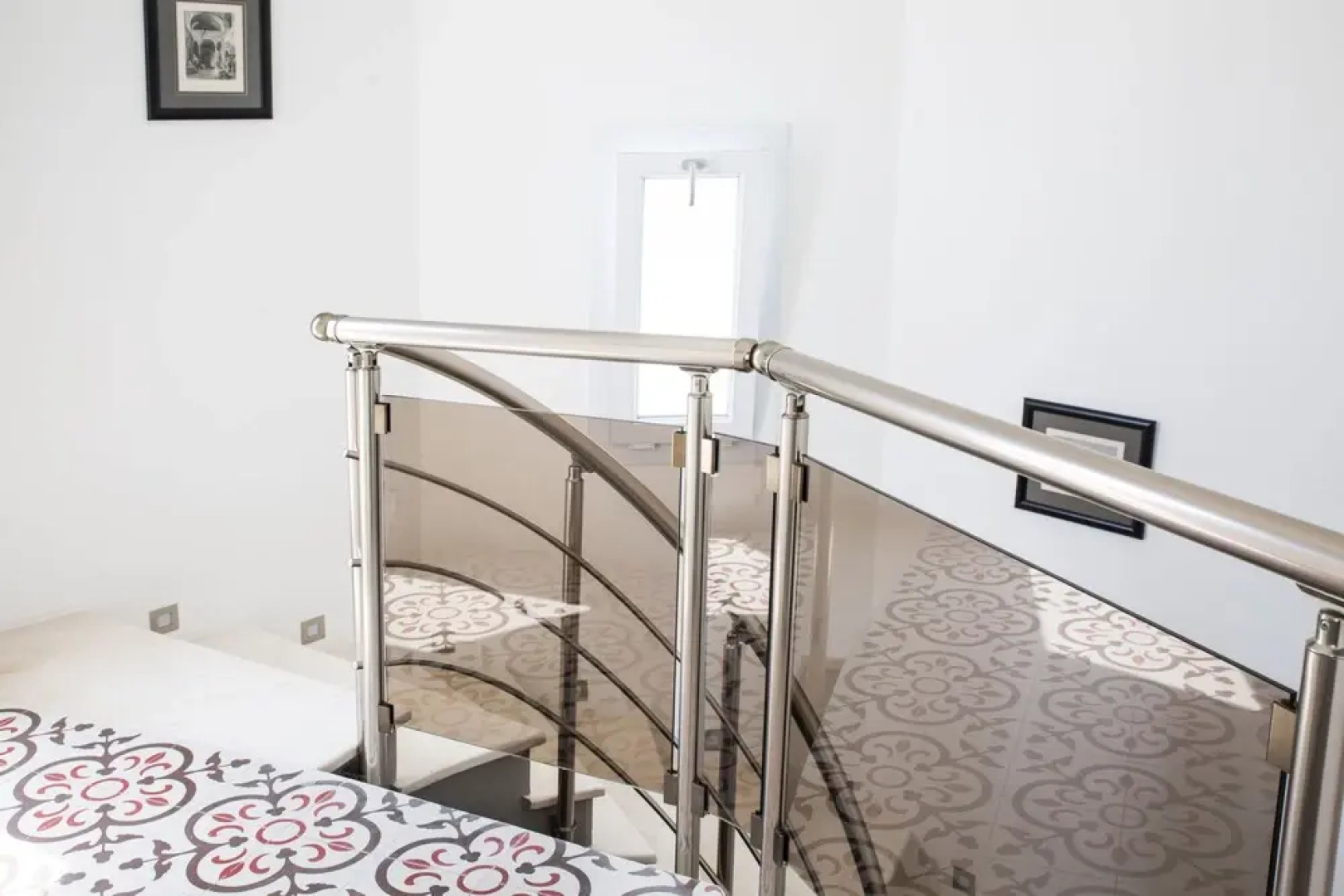 Important Group Villa Olivia