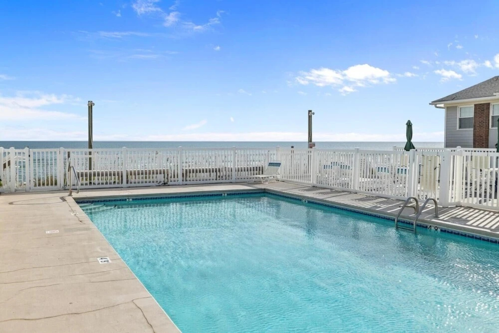 Sand Dollars & Sunshine 2 Bedroom Condo by Redawning