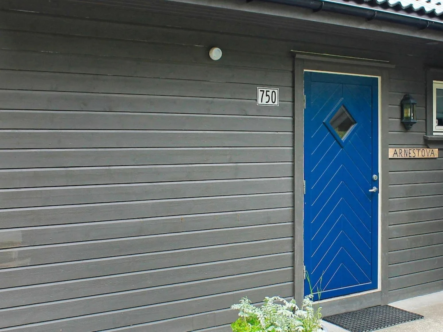 8 Person Holiday Home in Hebnes