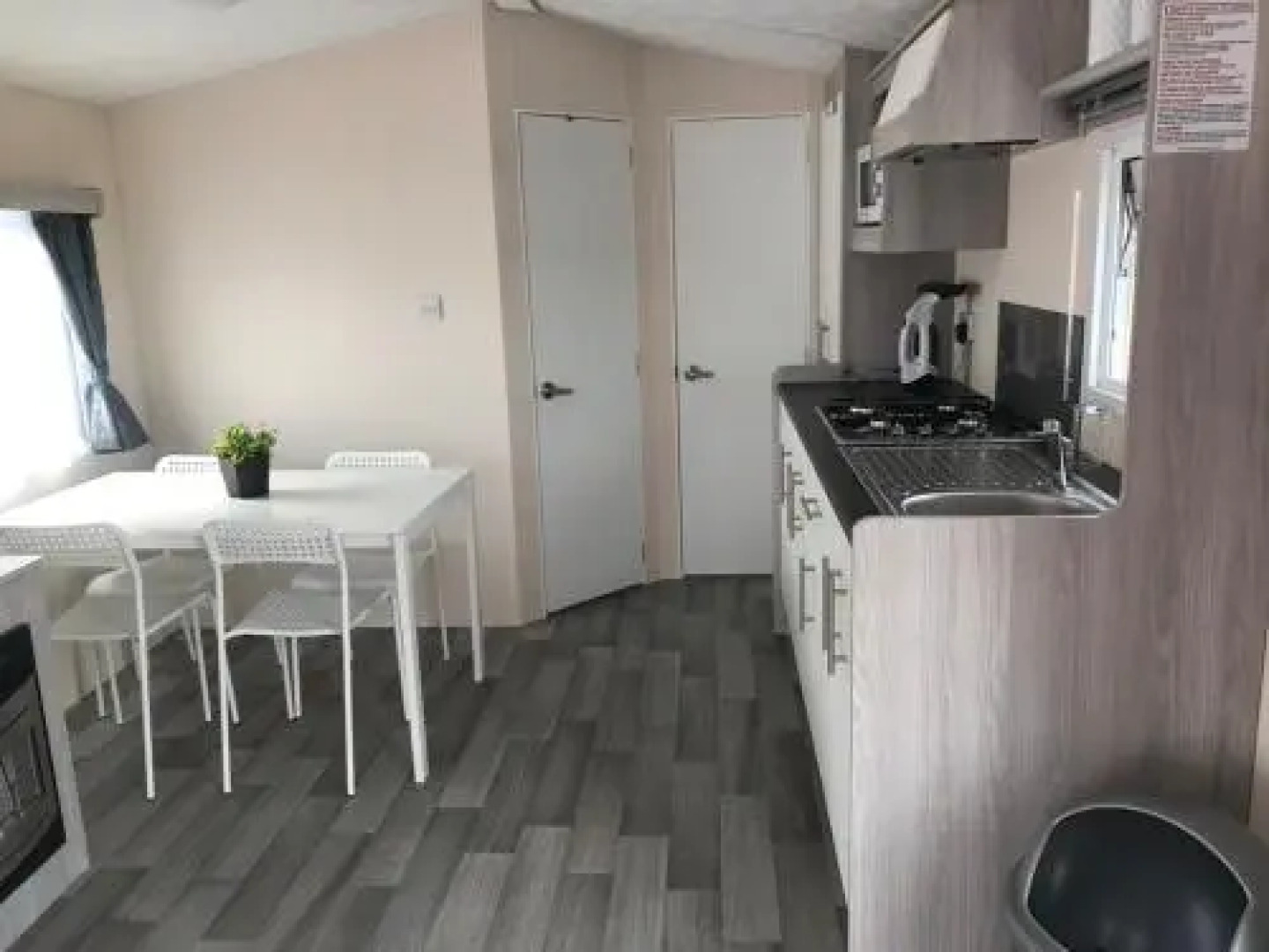 Caravan in IJmuiden op camping Duindoorn