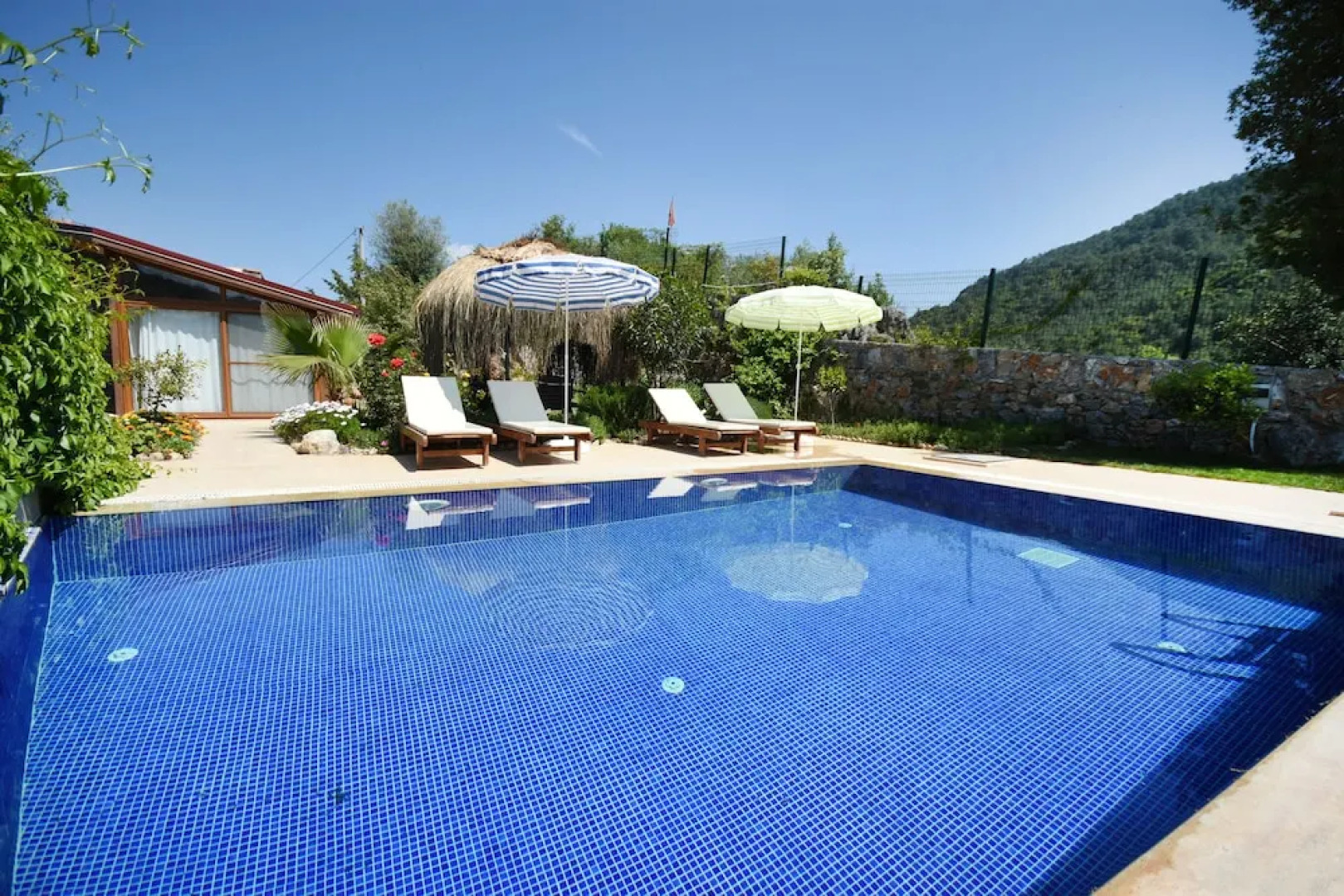 KAY4800 Villa Sems 2 Bedrooms