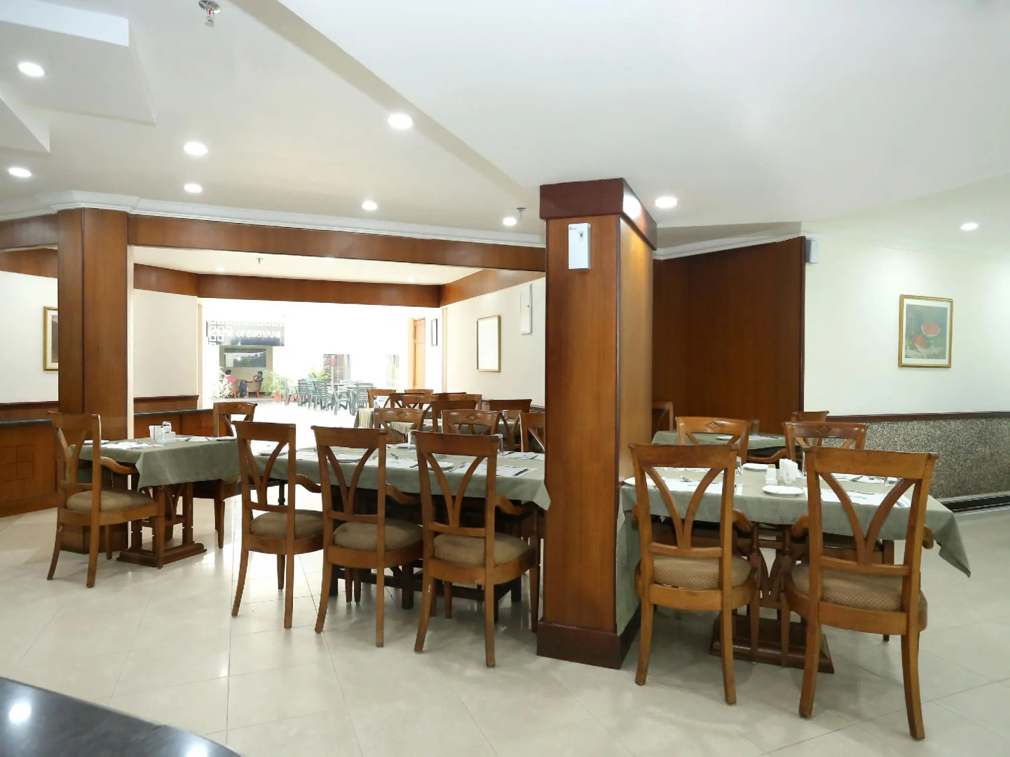 OYO 10719 Mermaid Hotel