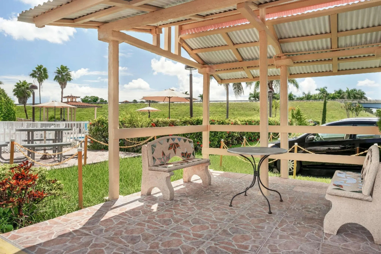 Belmont Inn & Suites