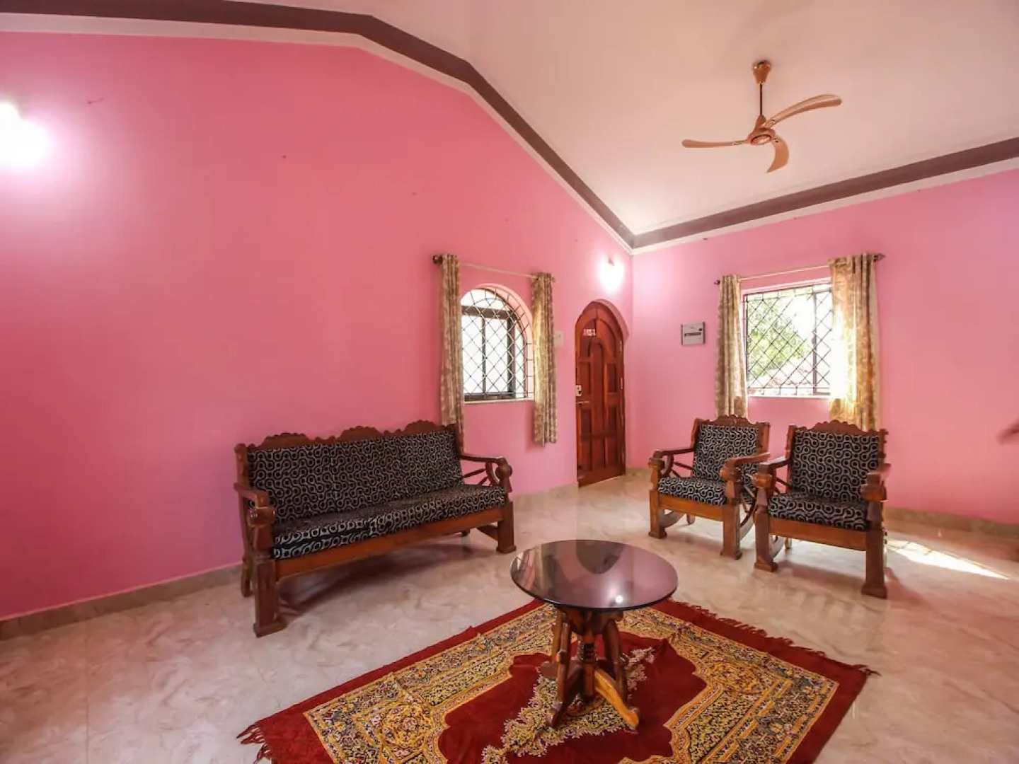 OYO 11314 Home Vibrant 2BHK Villa Siolim