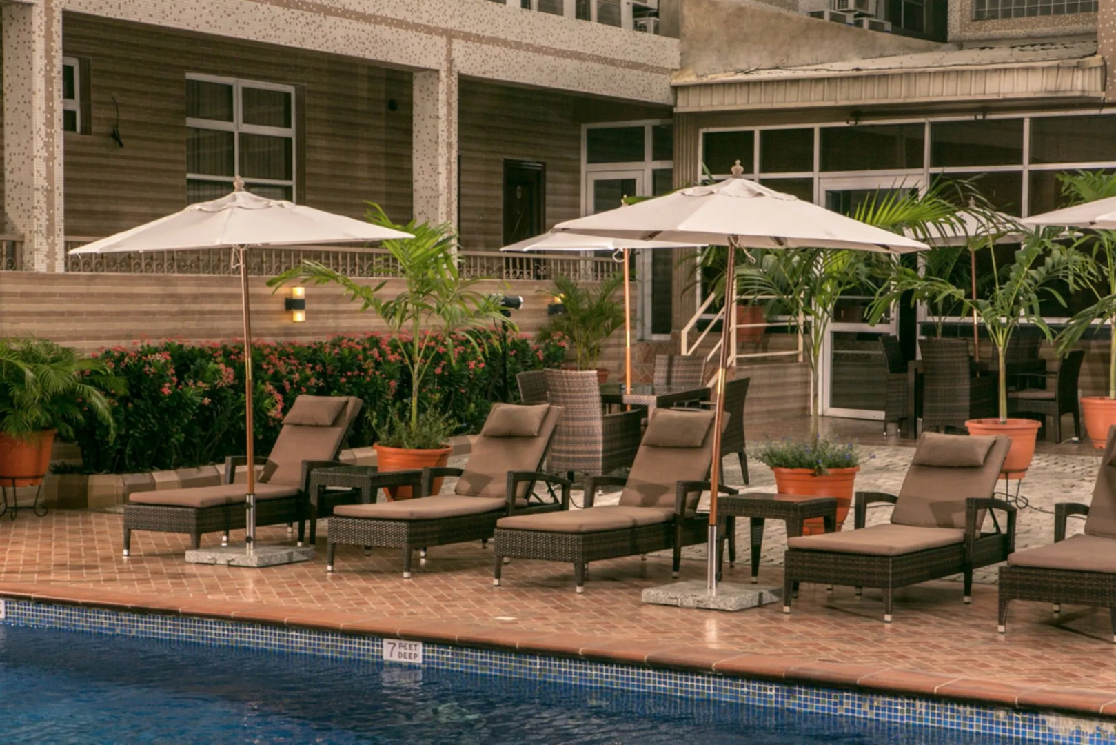 D'Palms Airport Hotel