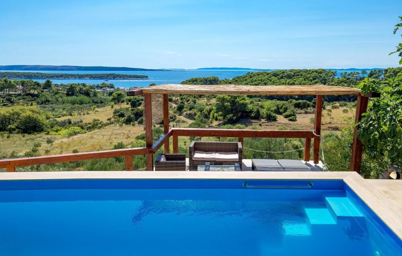 Amazing Home in Banjol With 3 Bedrooms, Outdoor Swimming Pool and Jacuzzi