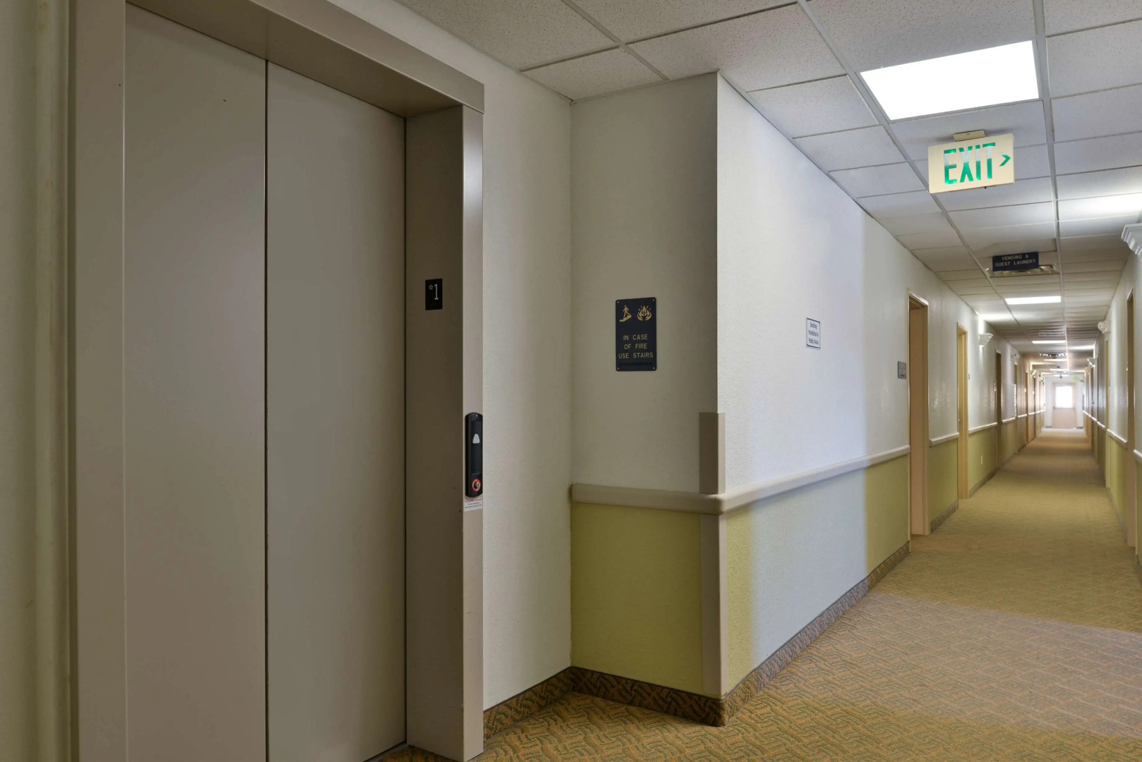 Americas Best Value Inn & Suites Winnie