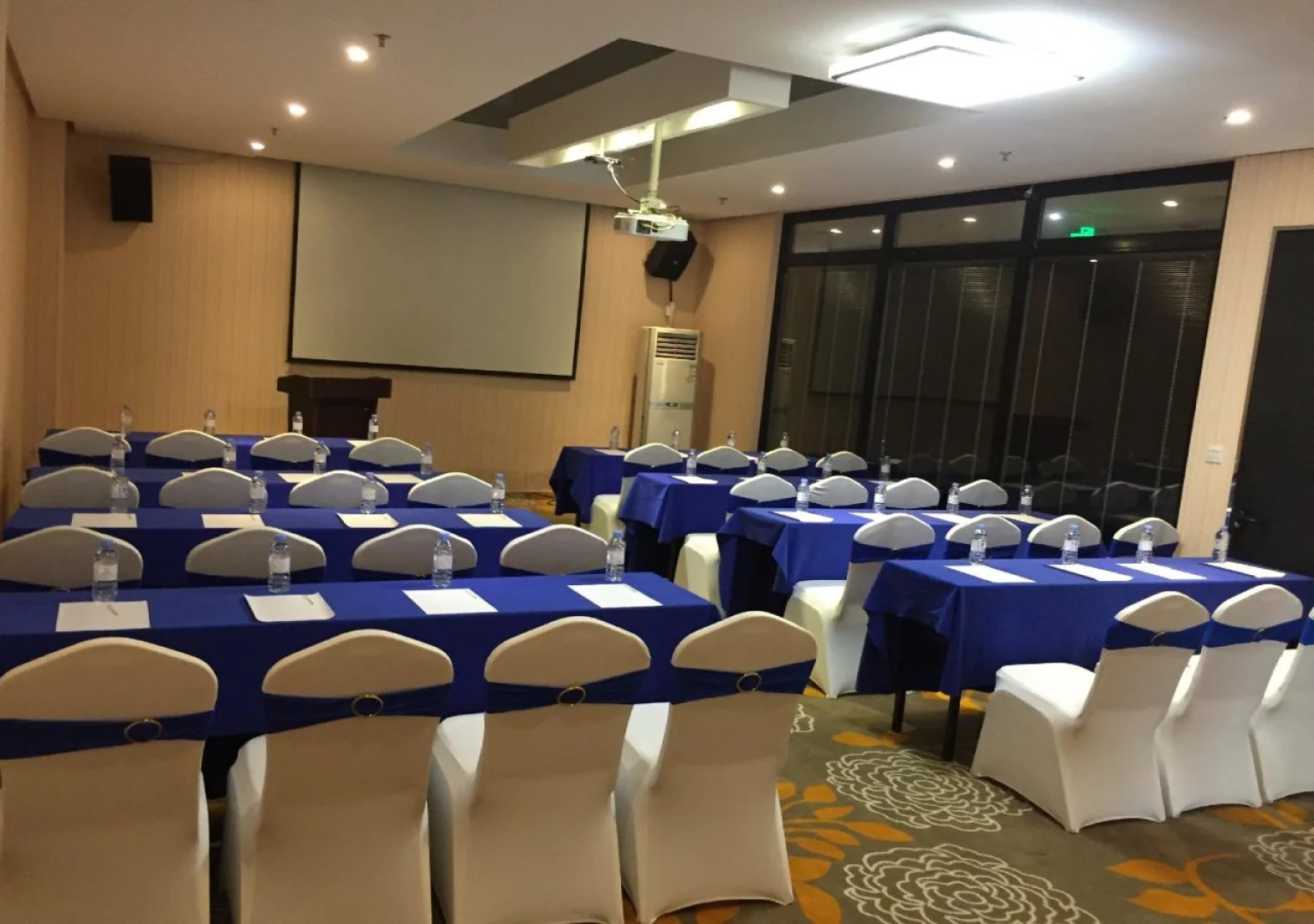 Vienna Hotel (Dongguan Houjie Dadao Branch)