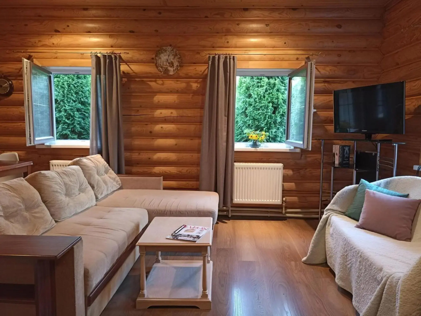 Бревенчатый дом с русской баней на дровах