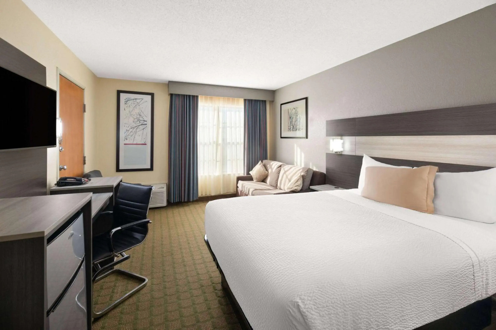 Travelodge by Wyndham Perry National Fairgrounds Area I-75