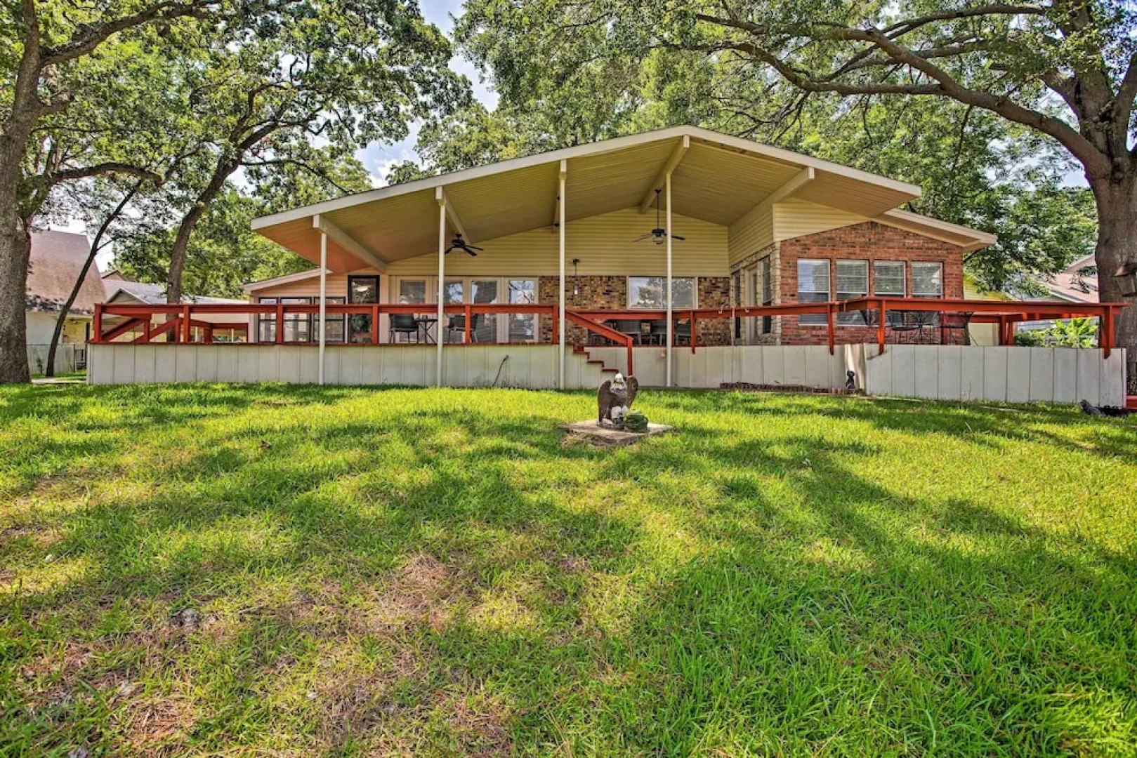 Cedar Creek Reservoir Home w/ Deck & Dock