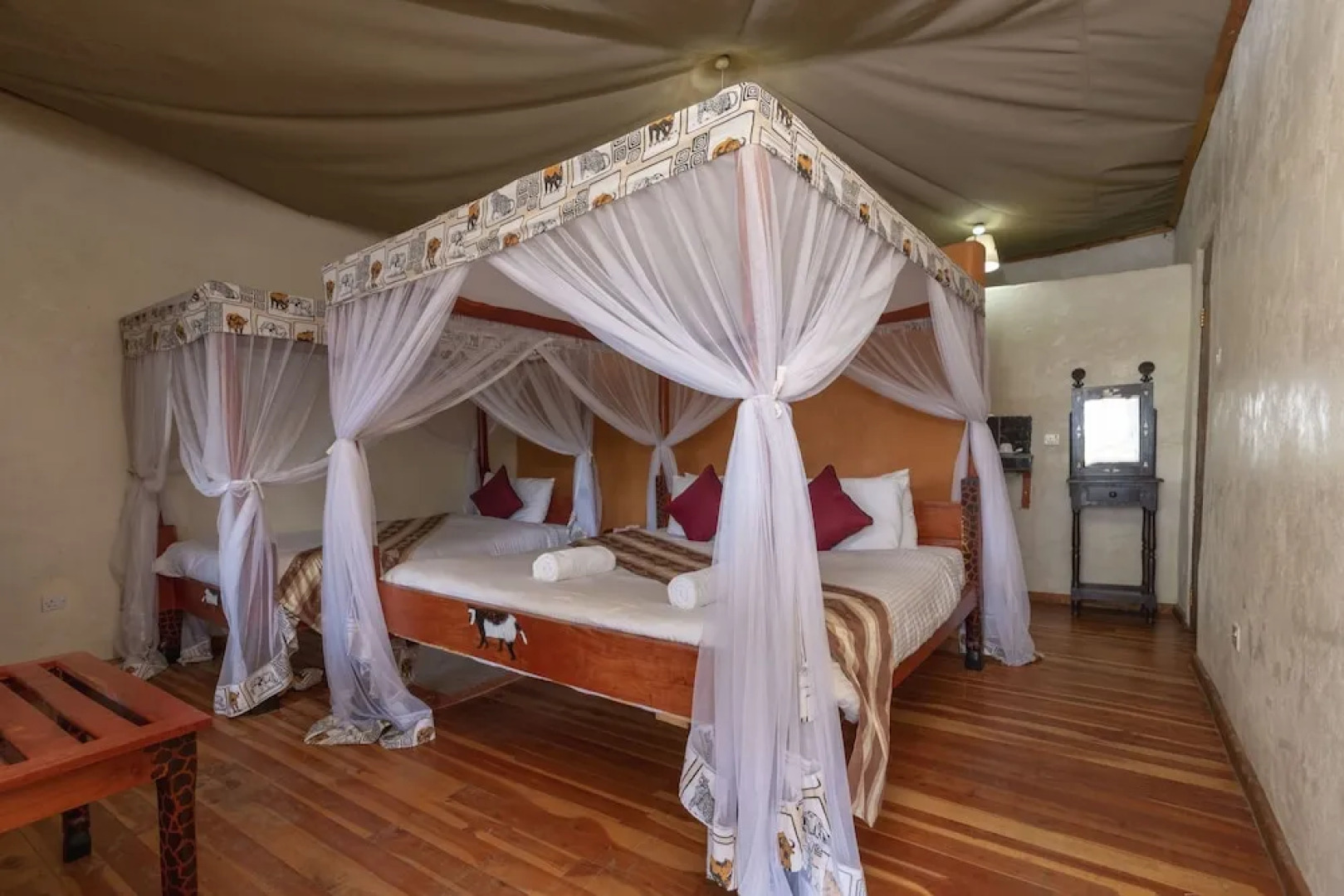 Crater Lake Tented Camp & Game Sanctuary