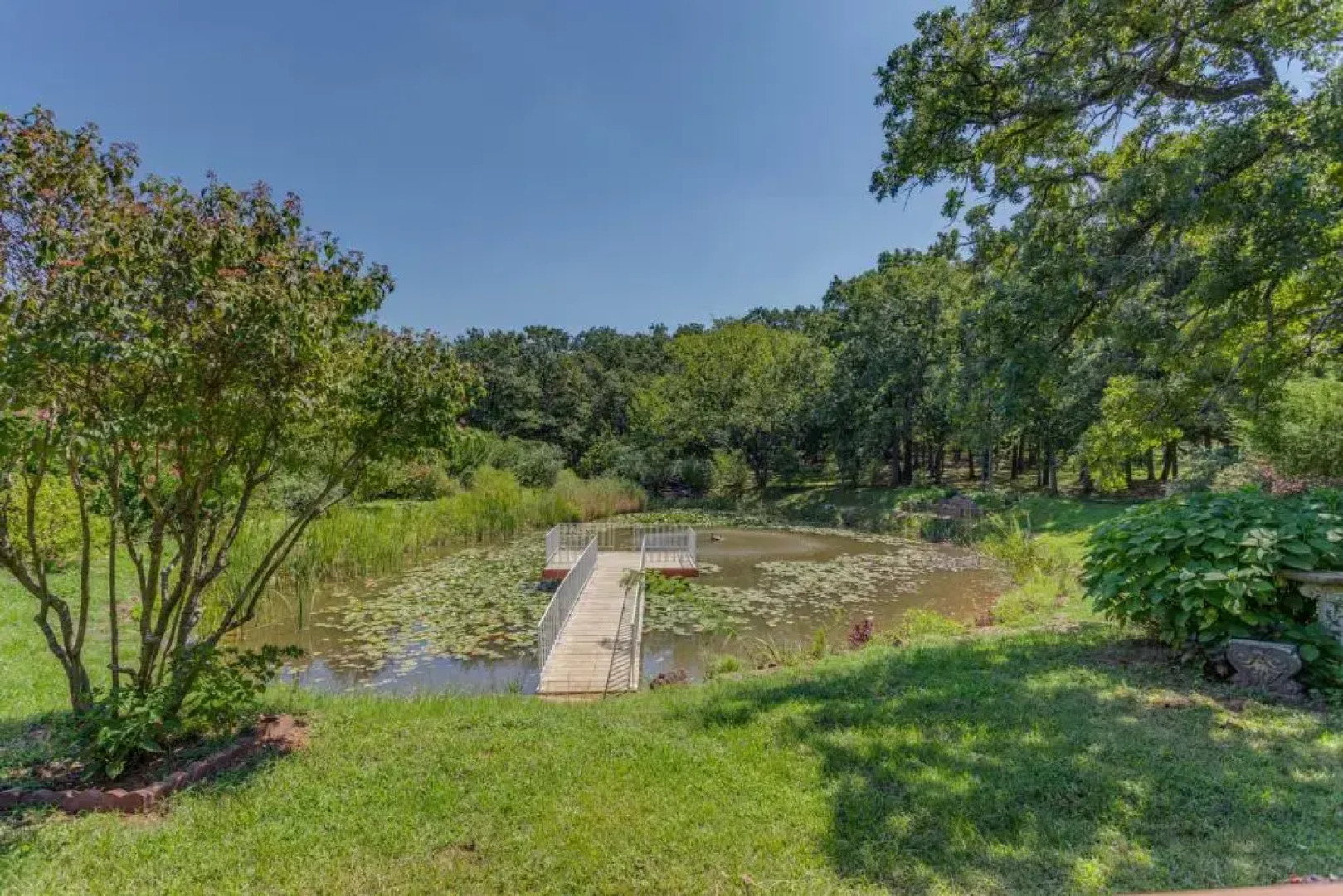 The Whispering Pines Inn Bed & Breakfast