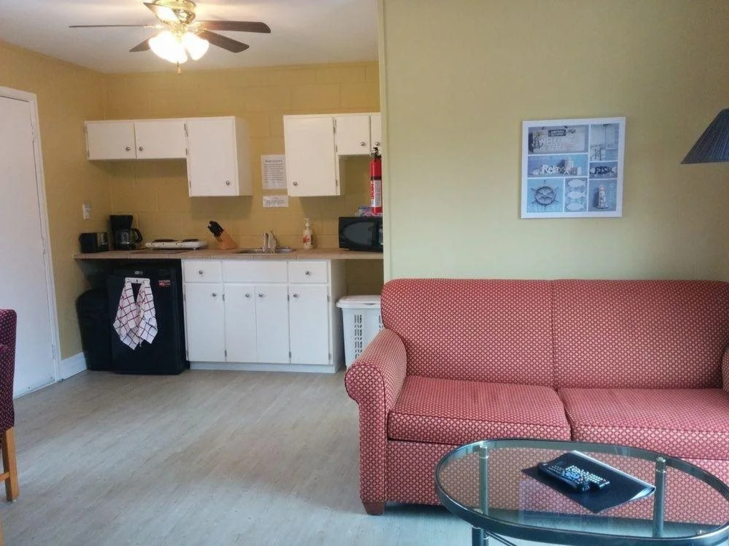 The Pinewood - Adult Getaway by the Lake