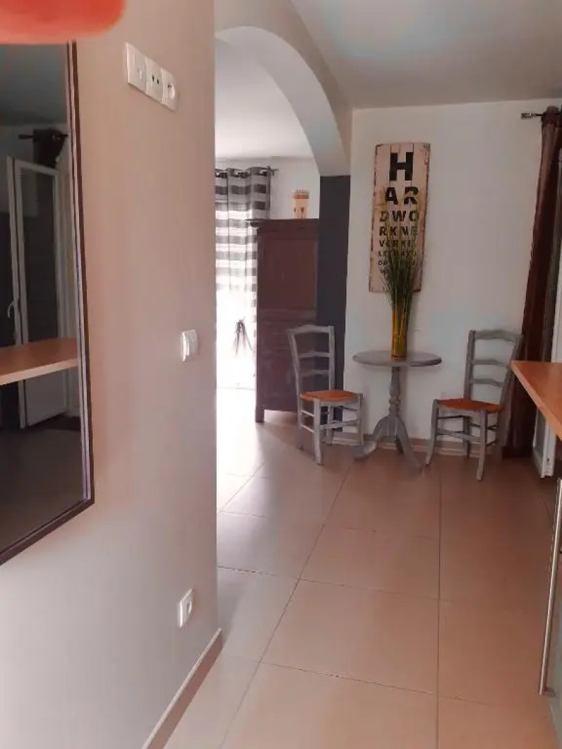 Villa de 2 chambres avec piscine privee jardin clos et wifi a Colonzelle