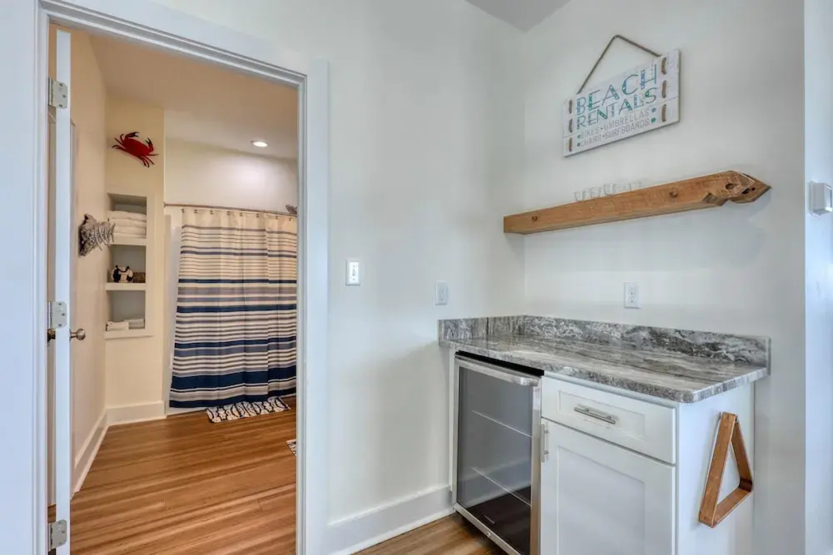 Salty Seahorse -2822 Bienville