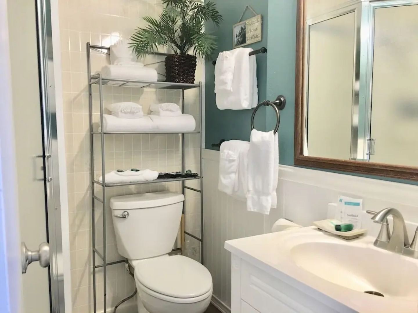 The Tradewinds Condo/Hotel