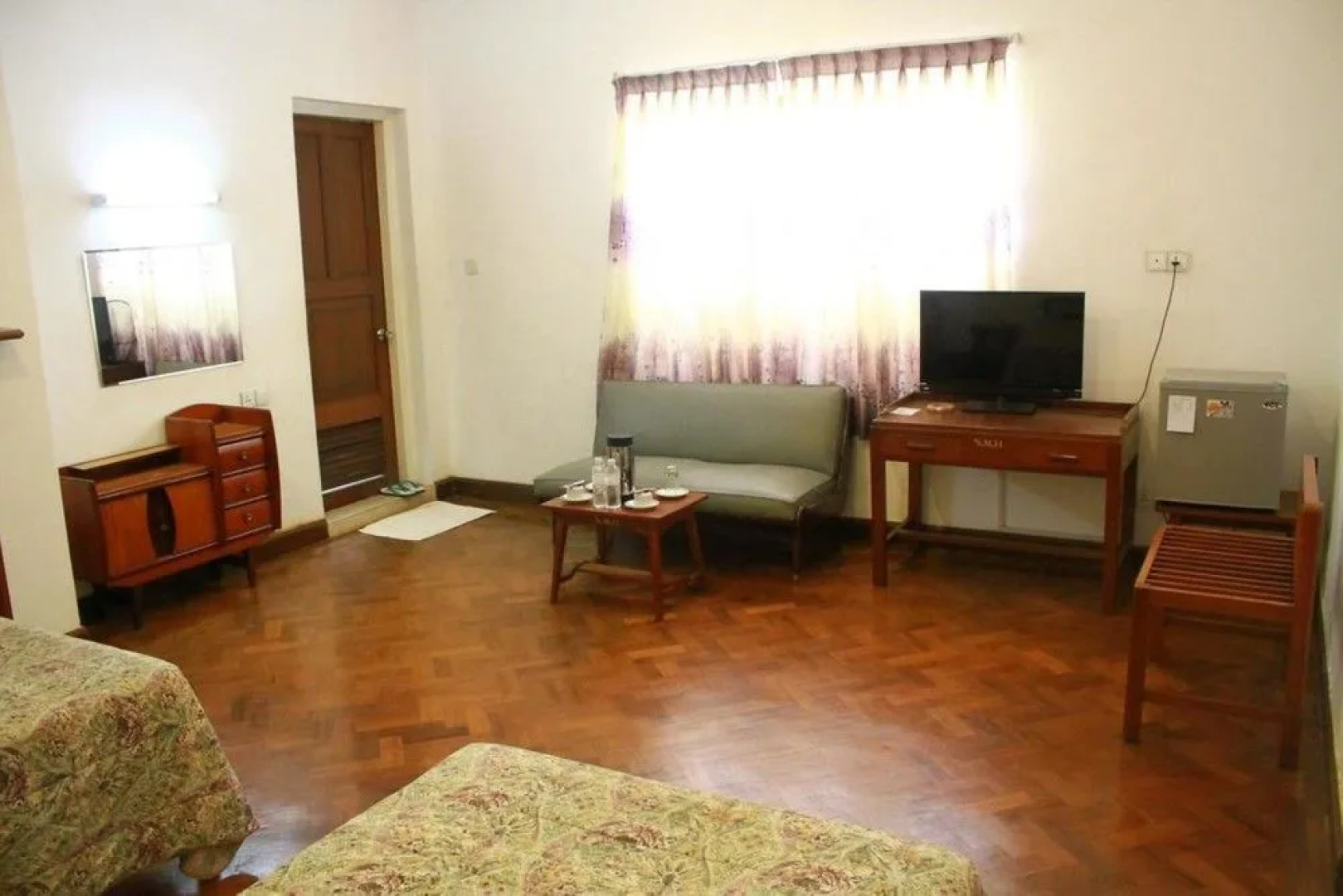 Orchid Nan Myaning Hotel