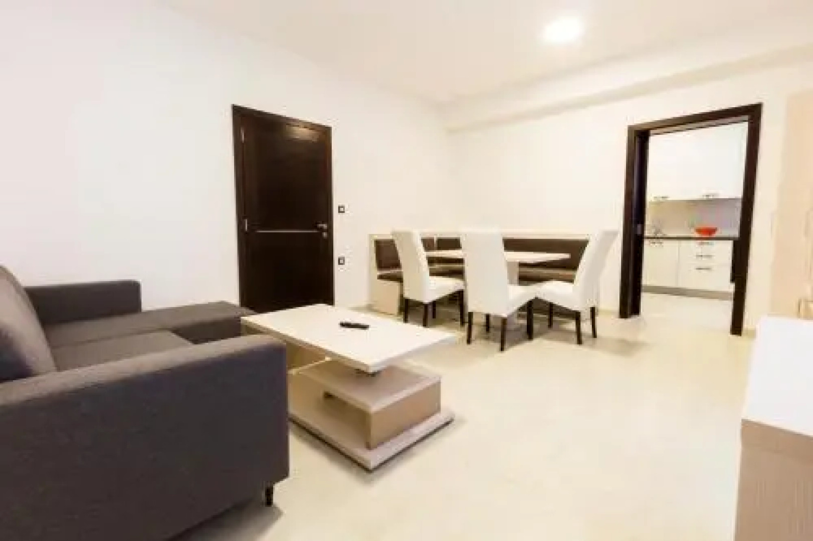 Wing Club Apartments