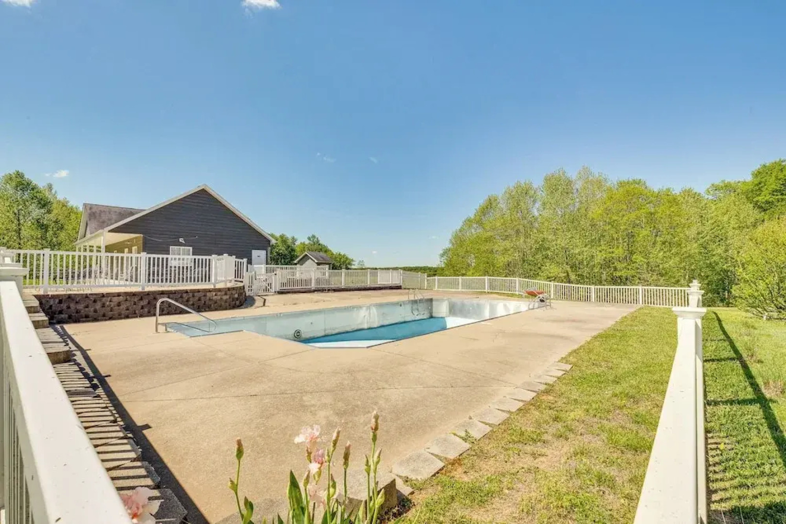 Taylorsville Cottage w/ Hot Tub & Lake Access!