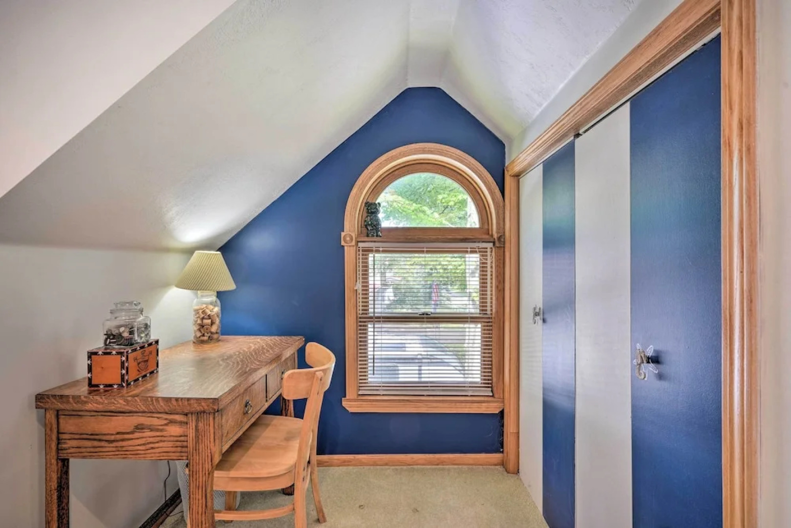 Darling Cottage ~ 1 Mi to Lake Erie Beach!