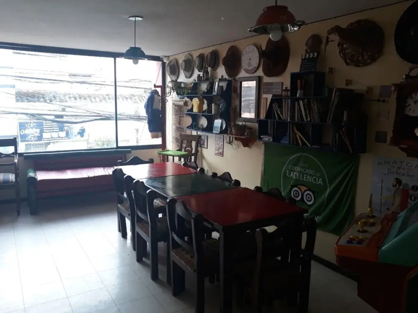 Flying Donkey Hostal - Hostel