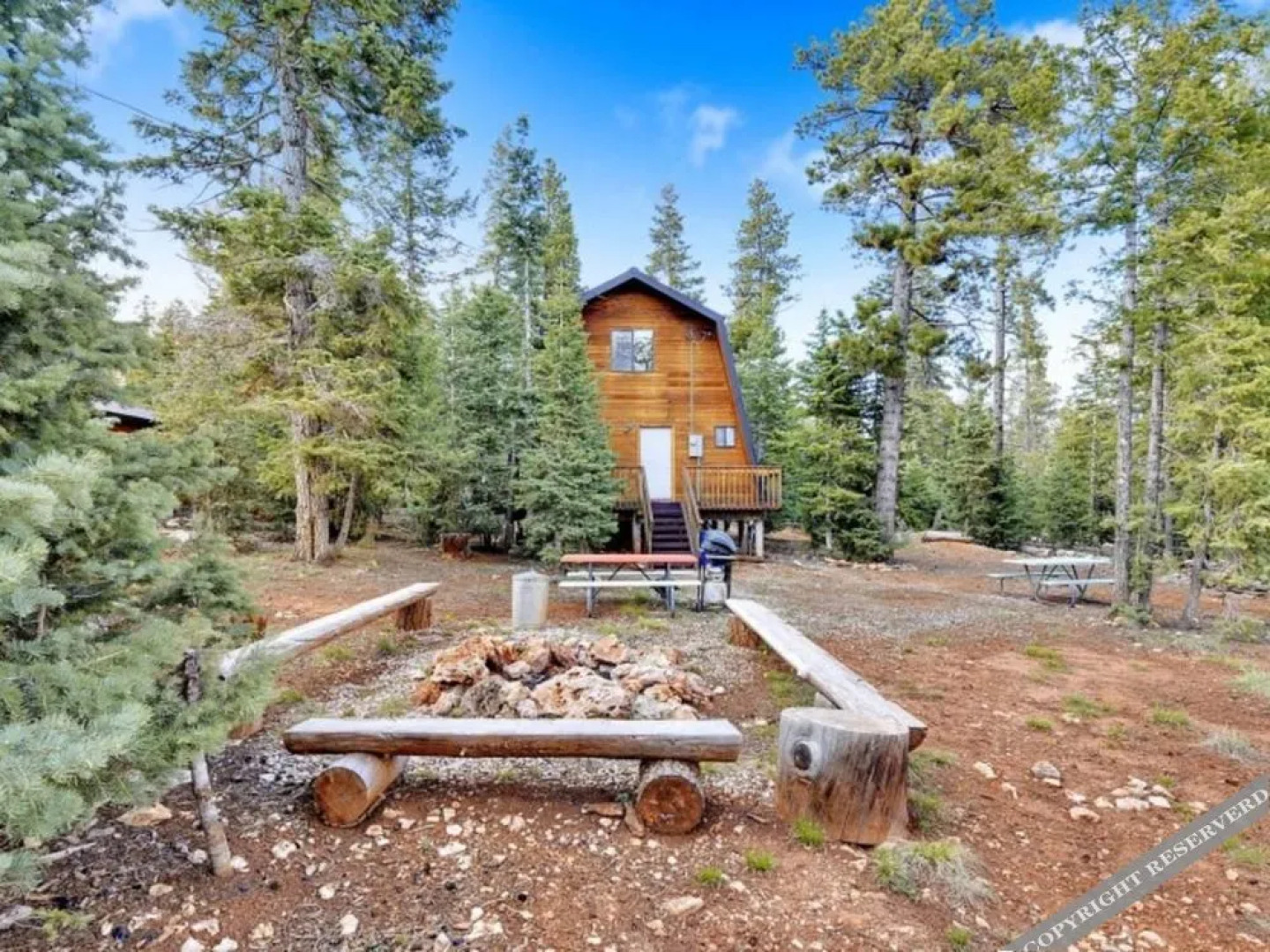 The Pit Stop Sleeps upto 10 people by RedAwning