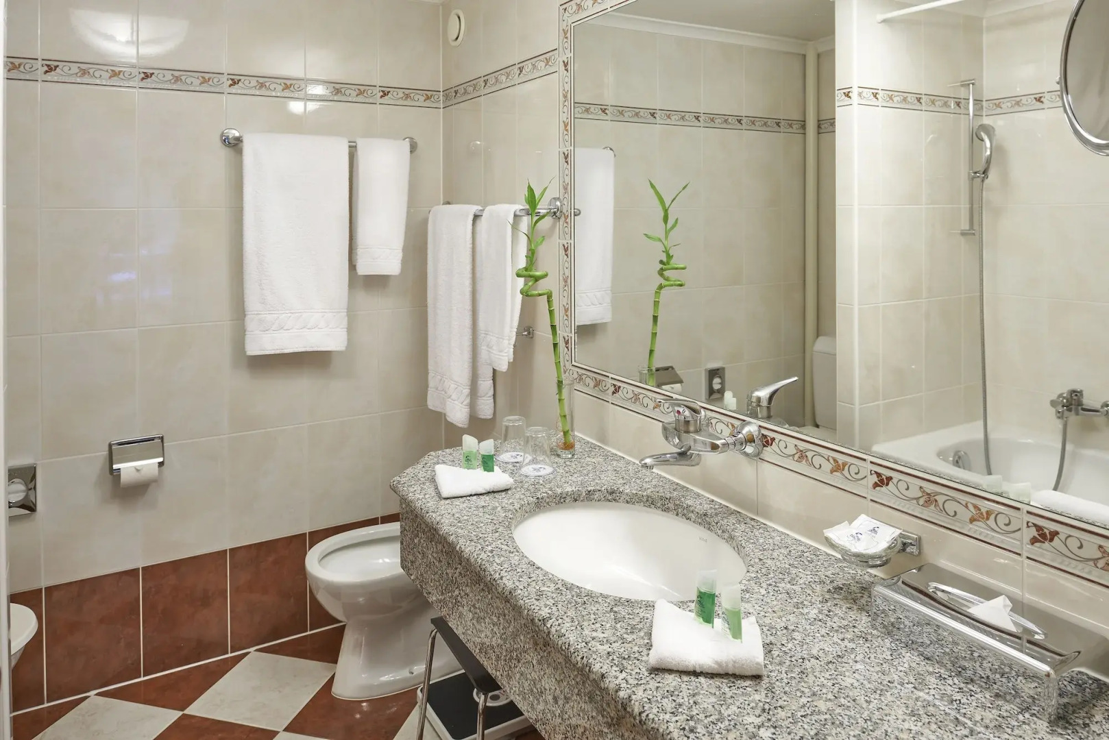 The Glacier Hotel (ex Eurotel Victoria)