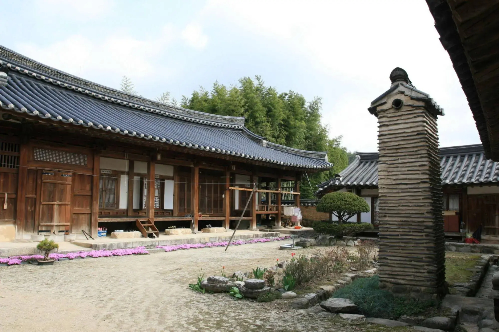 Geochang Choongsindang Donggae Jeongon Gotek