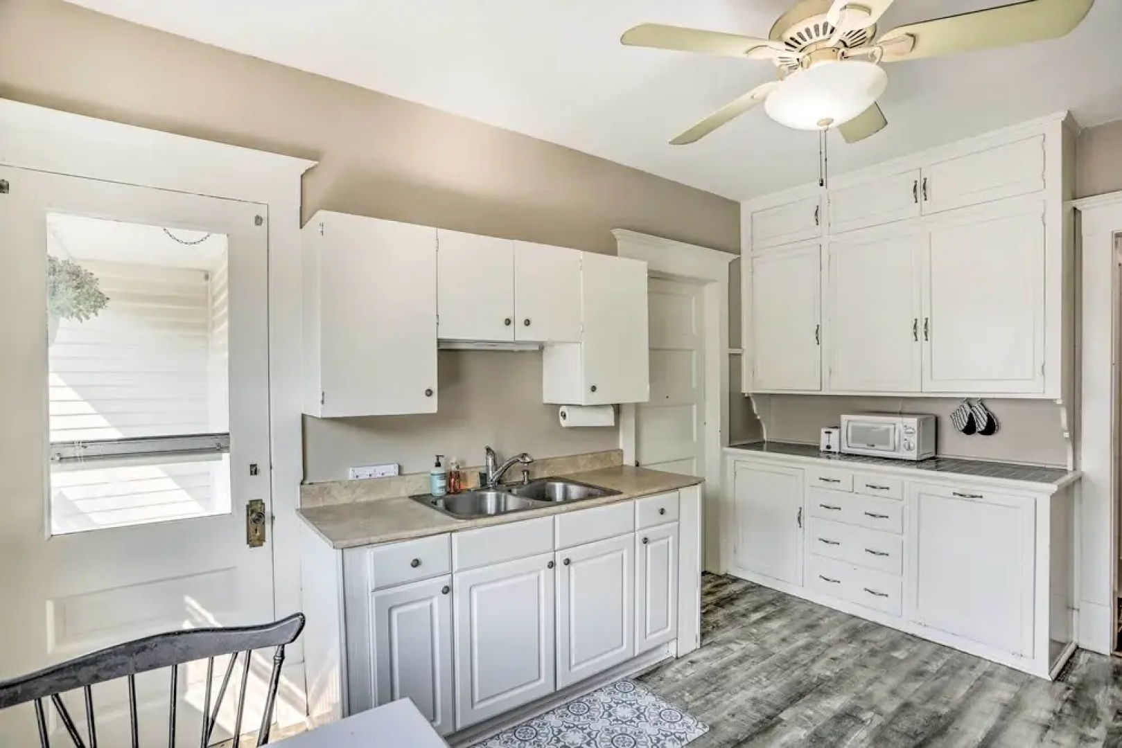 Historic Regal Retreat ~ 2 Mi to Dtwn Toledo!