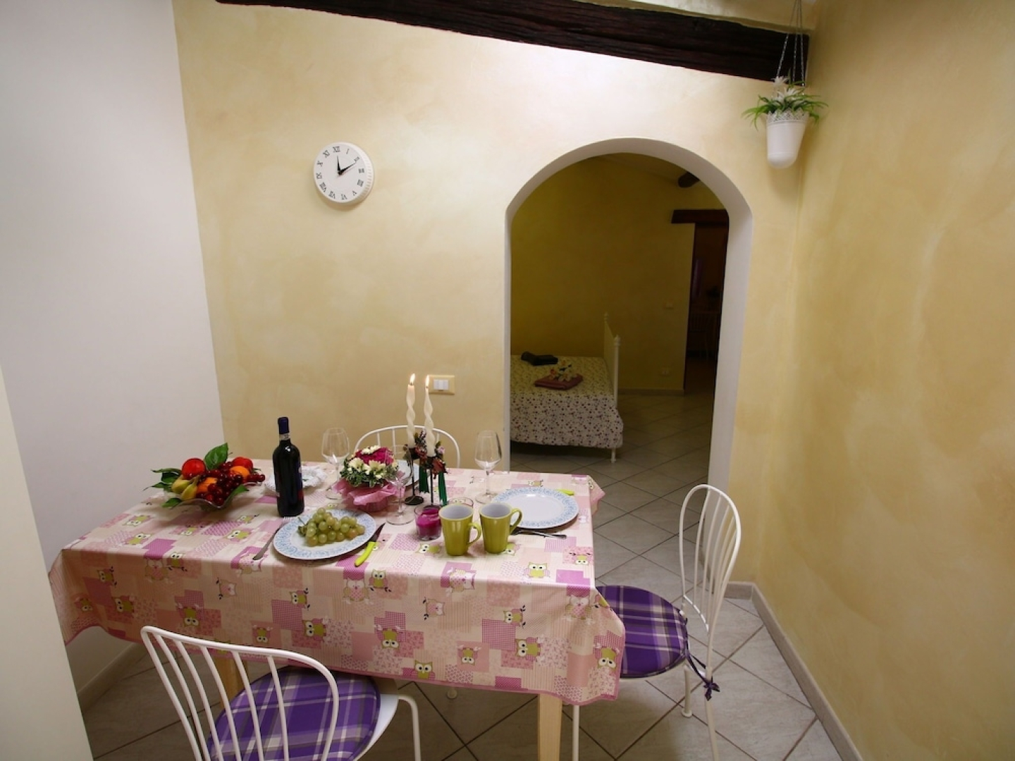 Simplistic Apartment in Tivoli near Forest & Supermarket