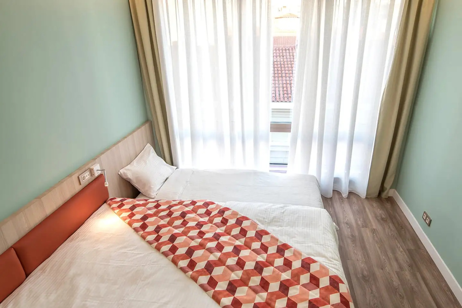 Casual Kubic Athens Hotel