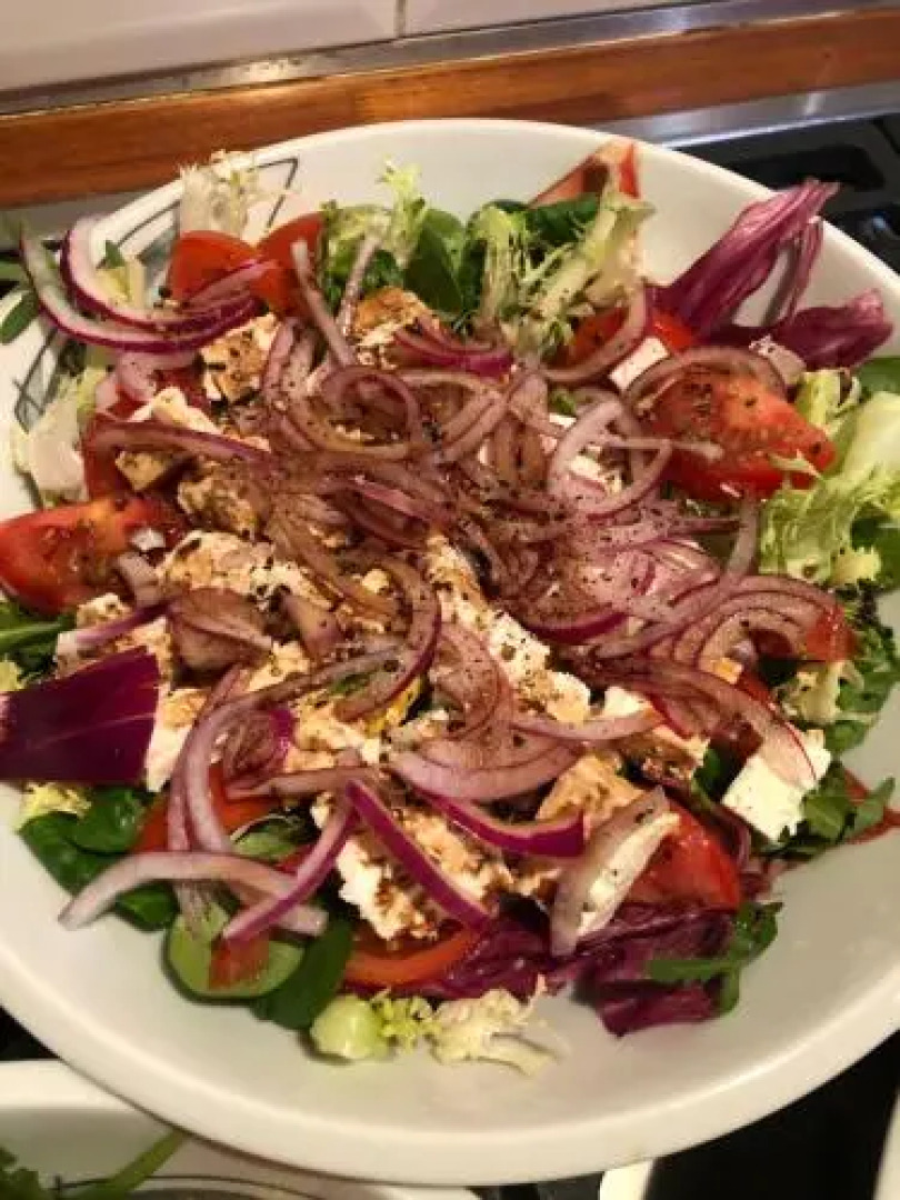 La Colline Bed & Table