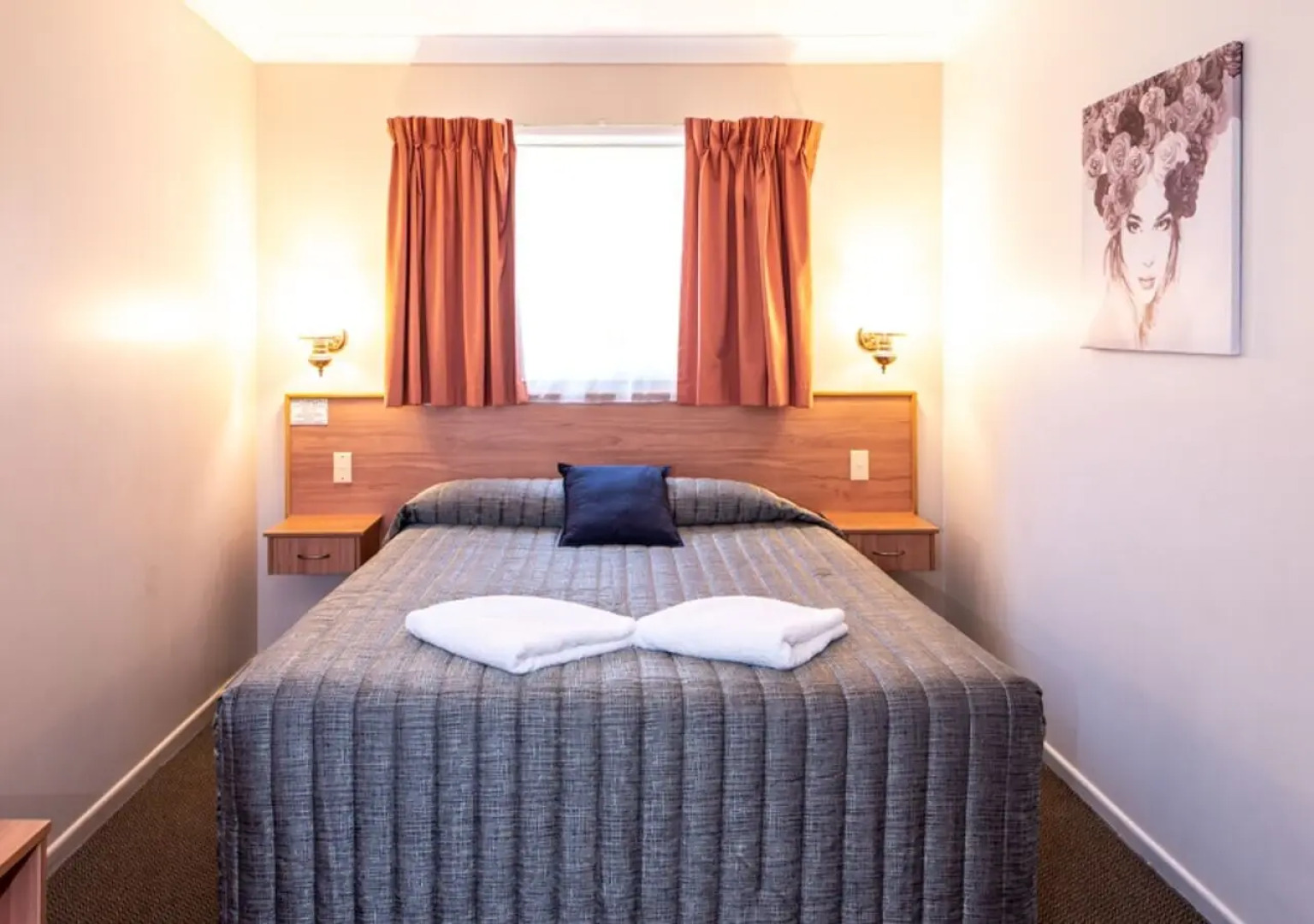 Riviera on Ruthven Motel