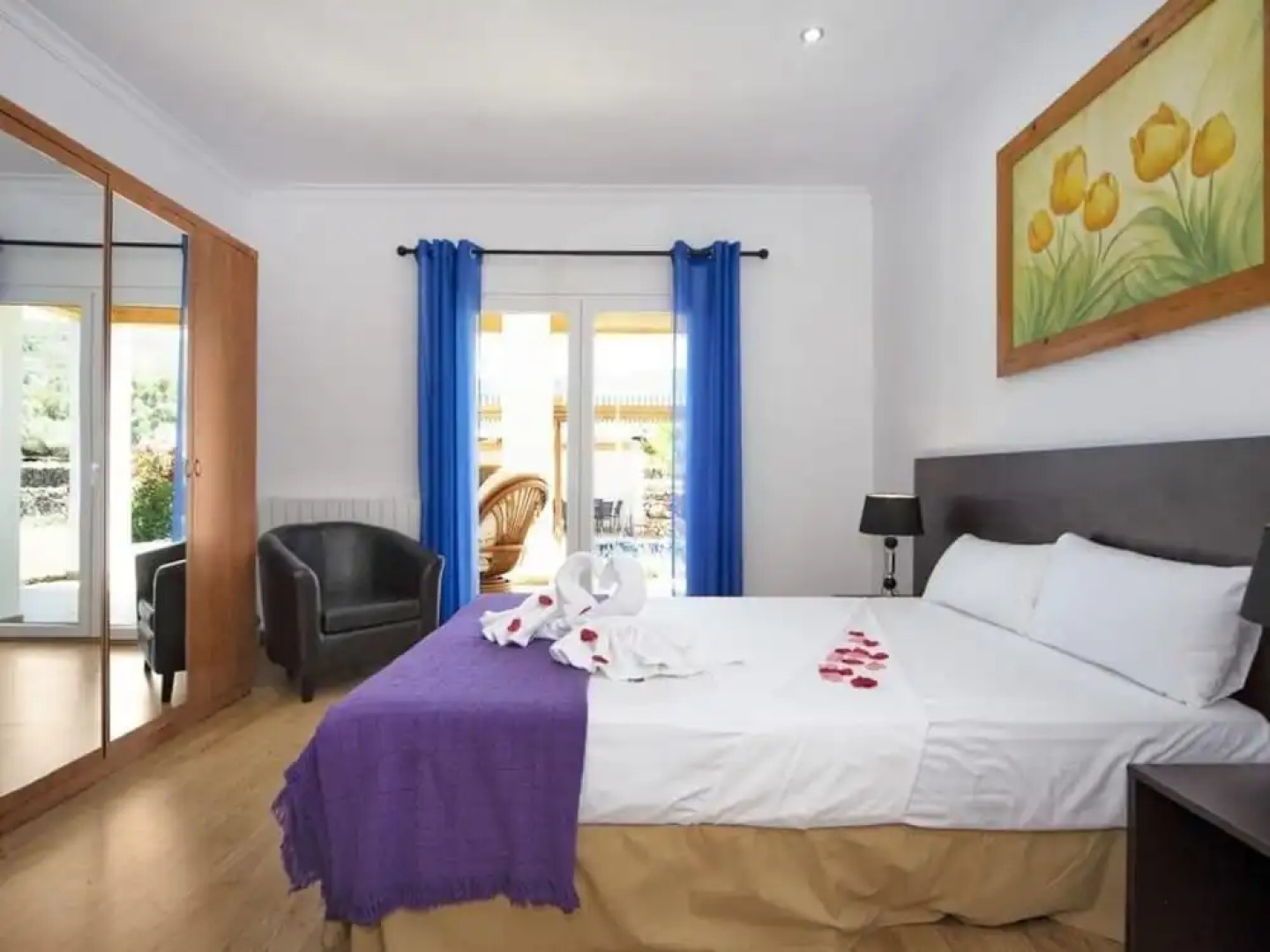 Casa Blanca - Monty's