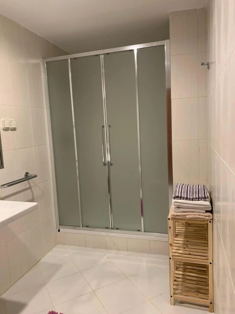 Charmant appartement f4 à la résidence Hasnaoui Oran POUR FAMILLE OU PRO UNIQUEMENT