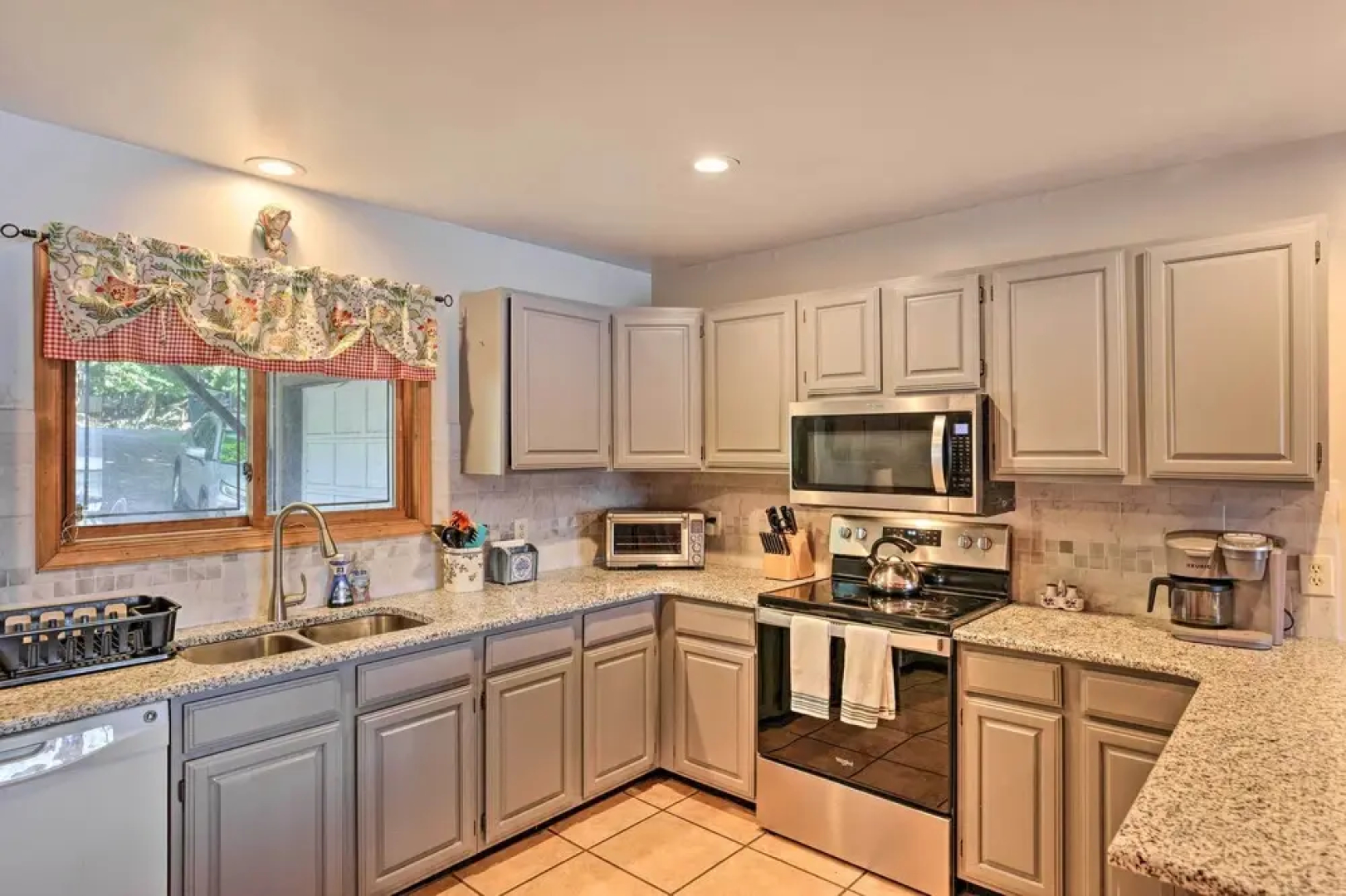 Lakefront Retreat w/ Dock & Yard in Tobyhanna!