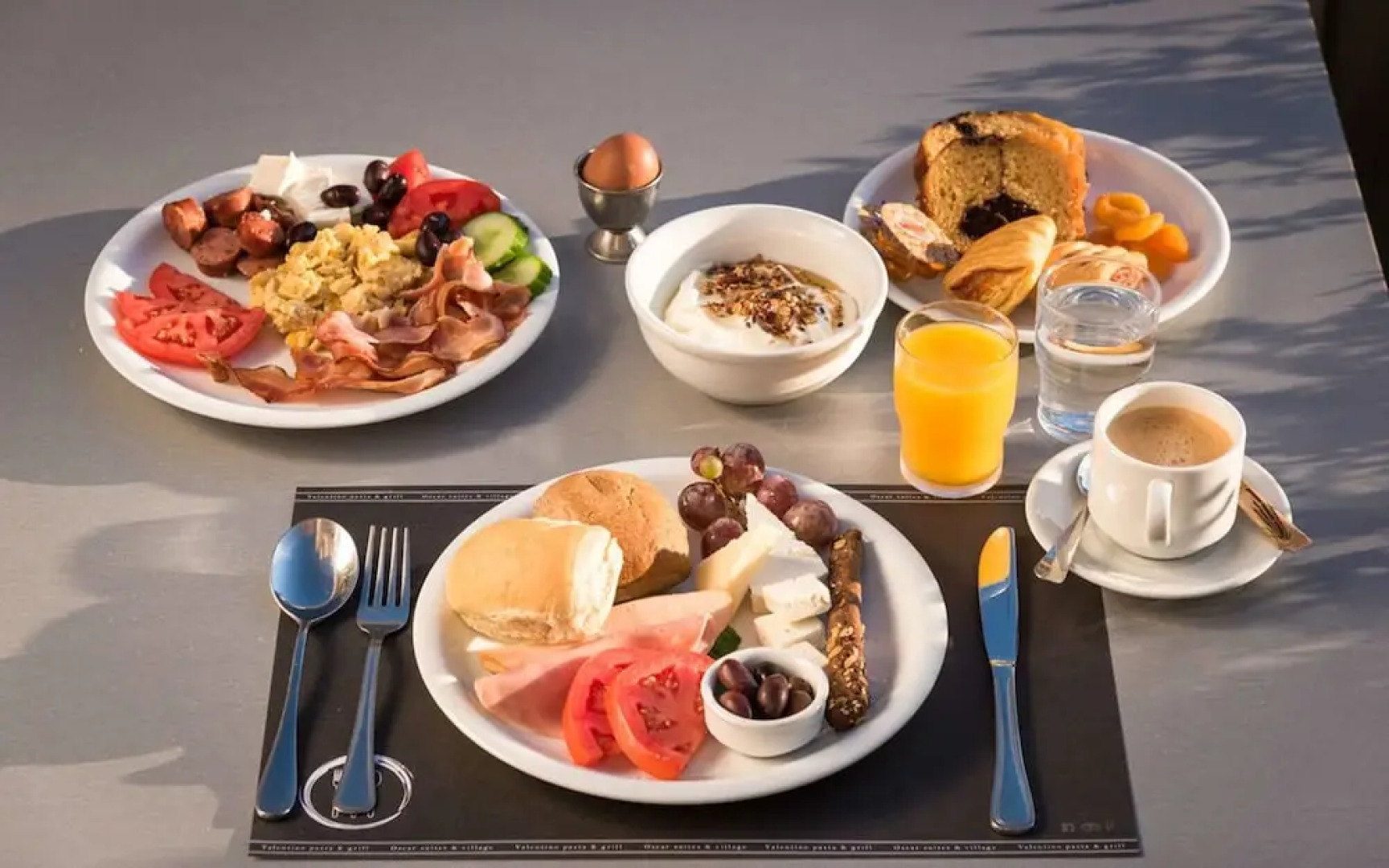 Famous Hotel Bagan 2