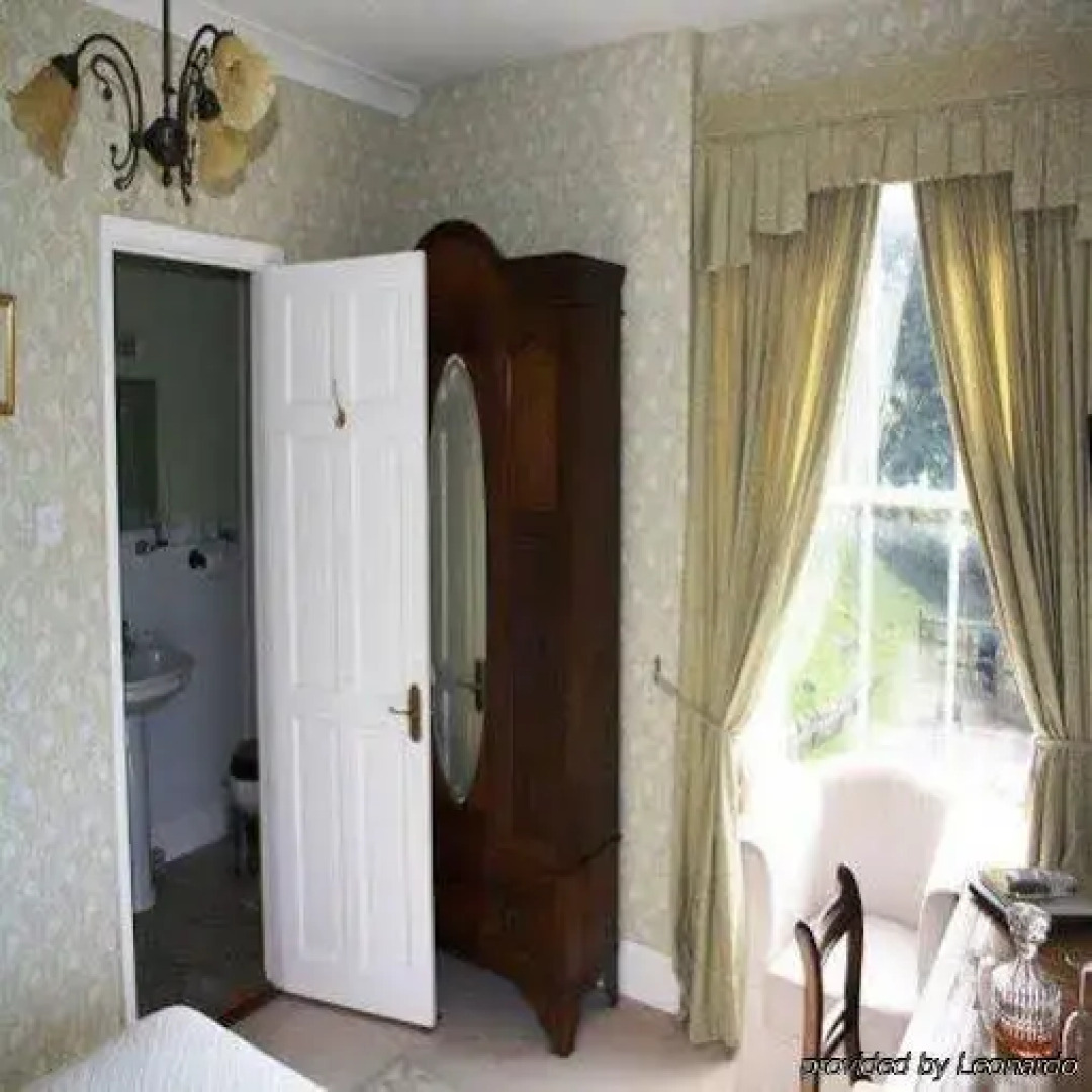 Woodlands Country House