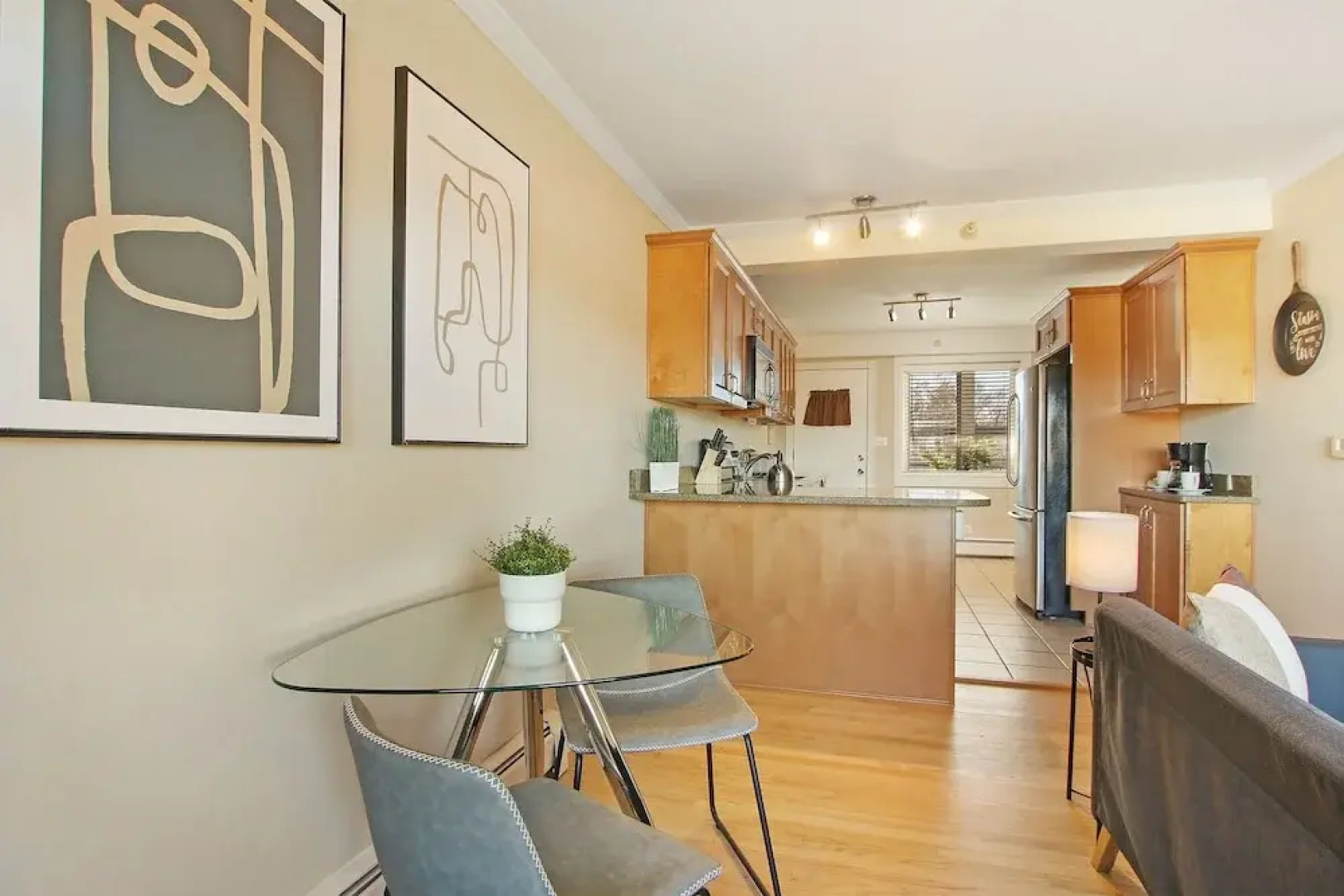 Charming 1BR Apt in Arlington Heights
