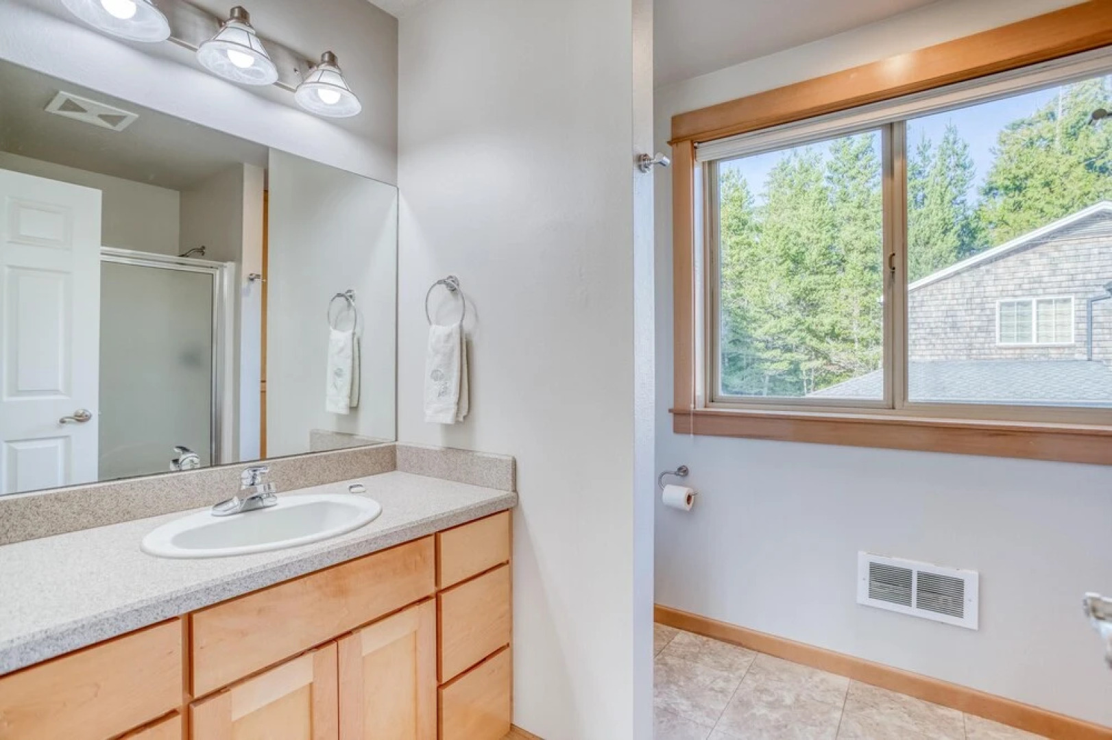 Moon Over Manzanita (MCA 1549)